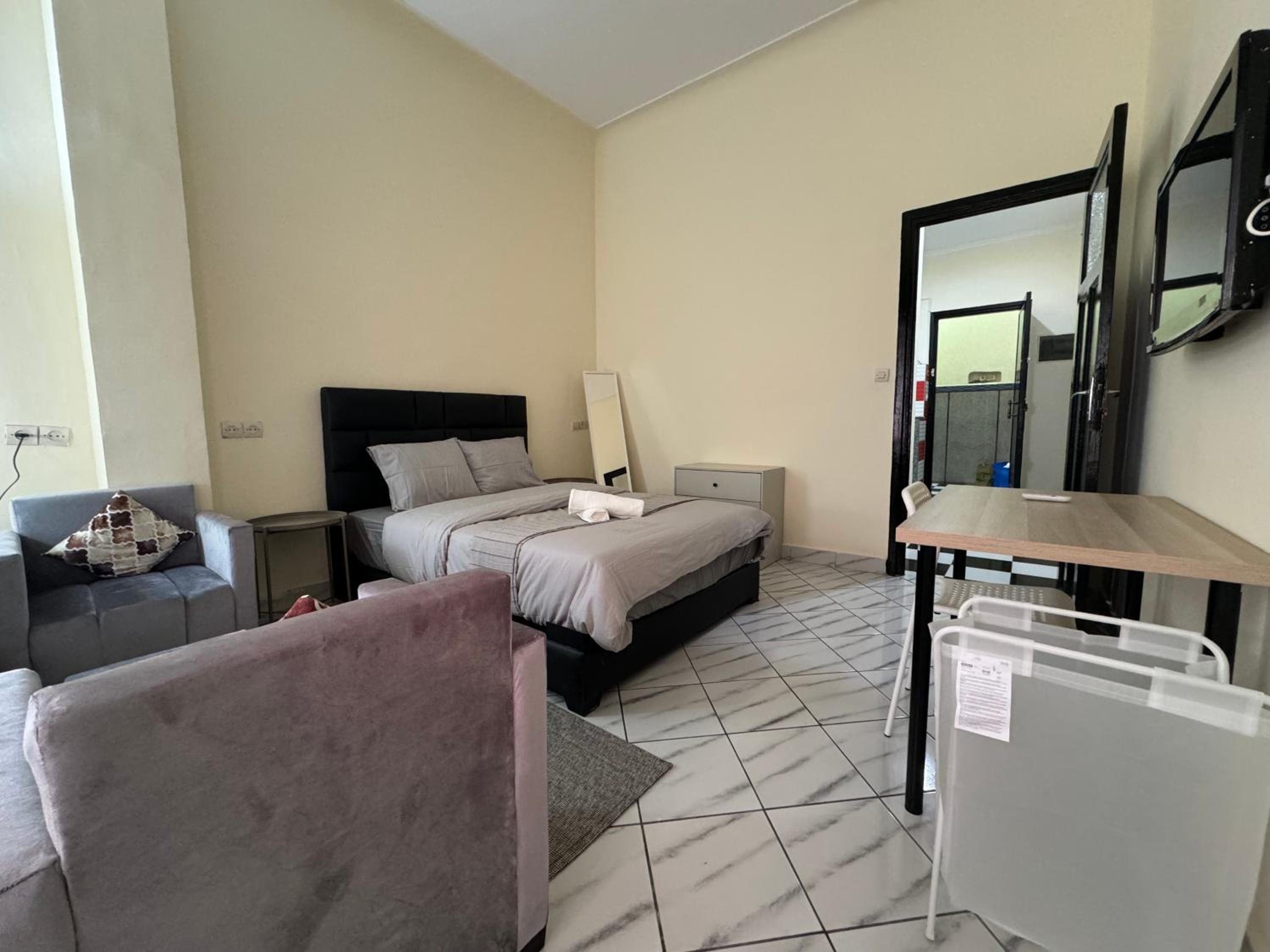 One-Bedroom Apartment