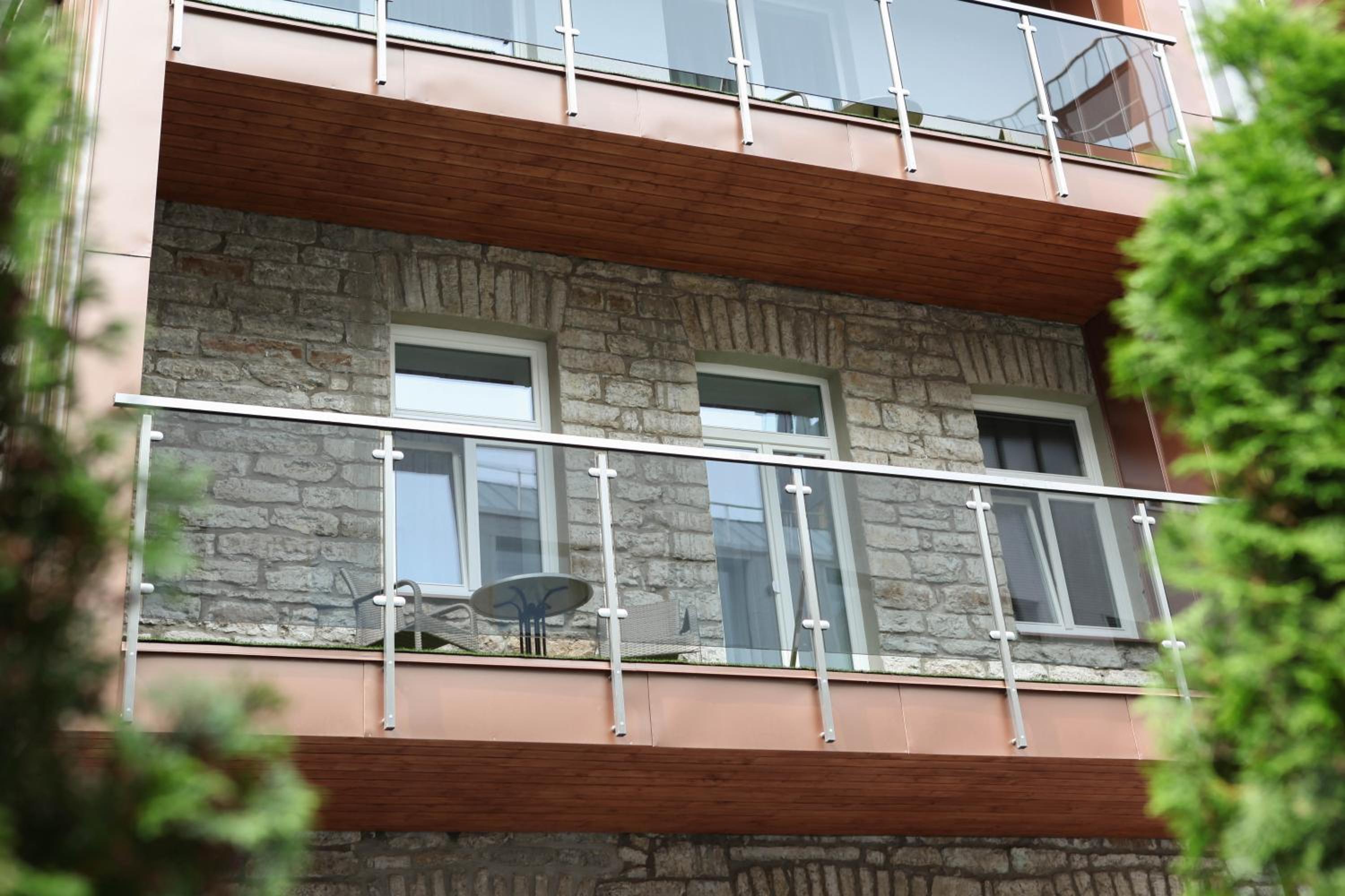 Apartment with Balcony photo 2