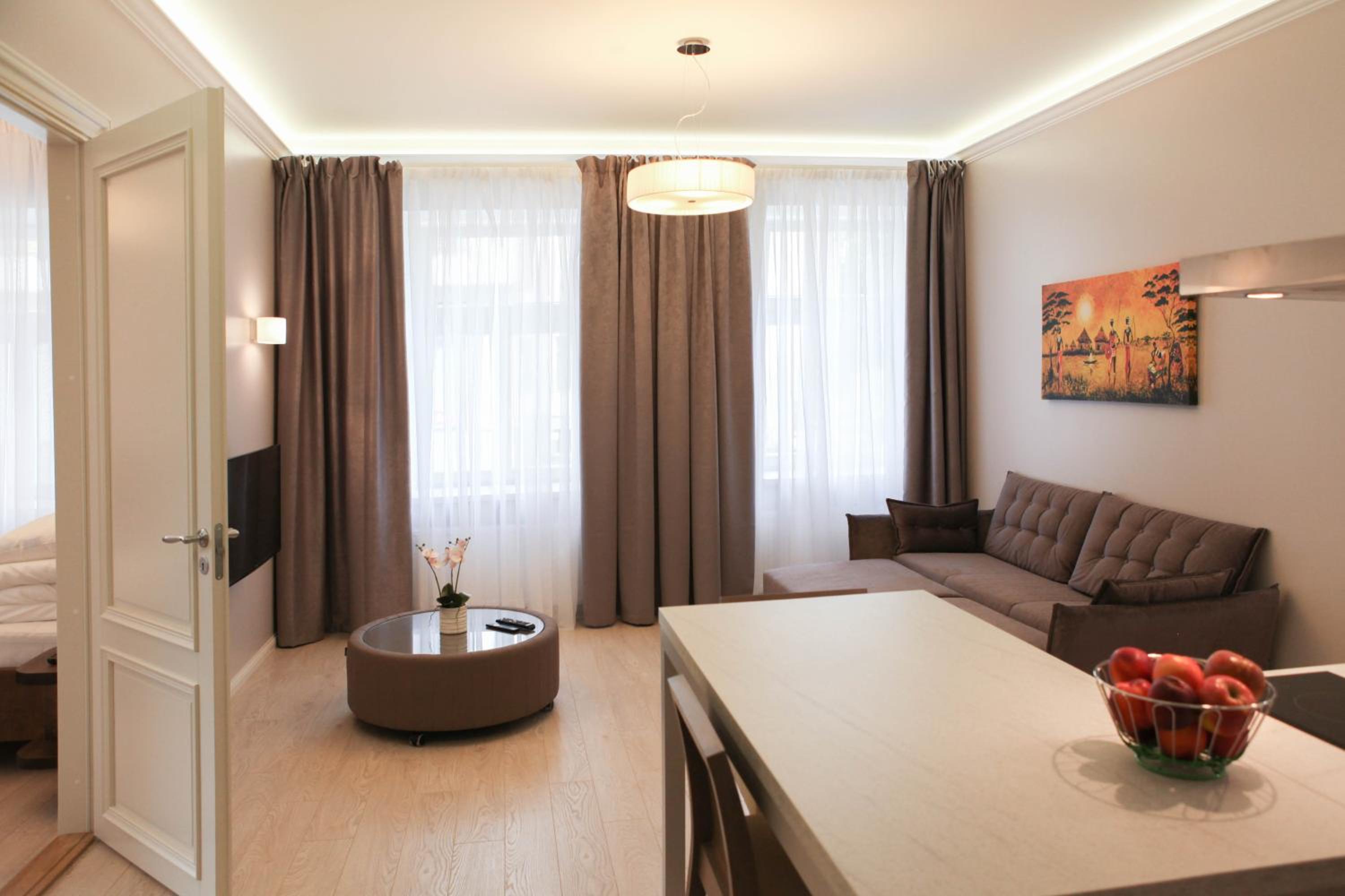 One-Bedroom Apartment photo 1