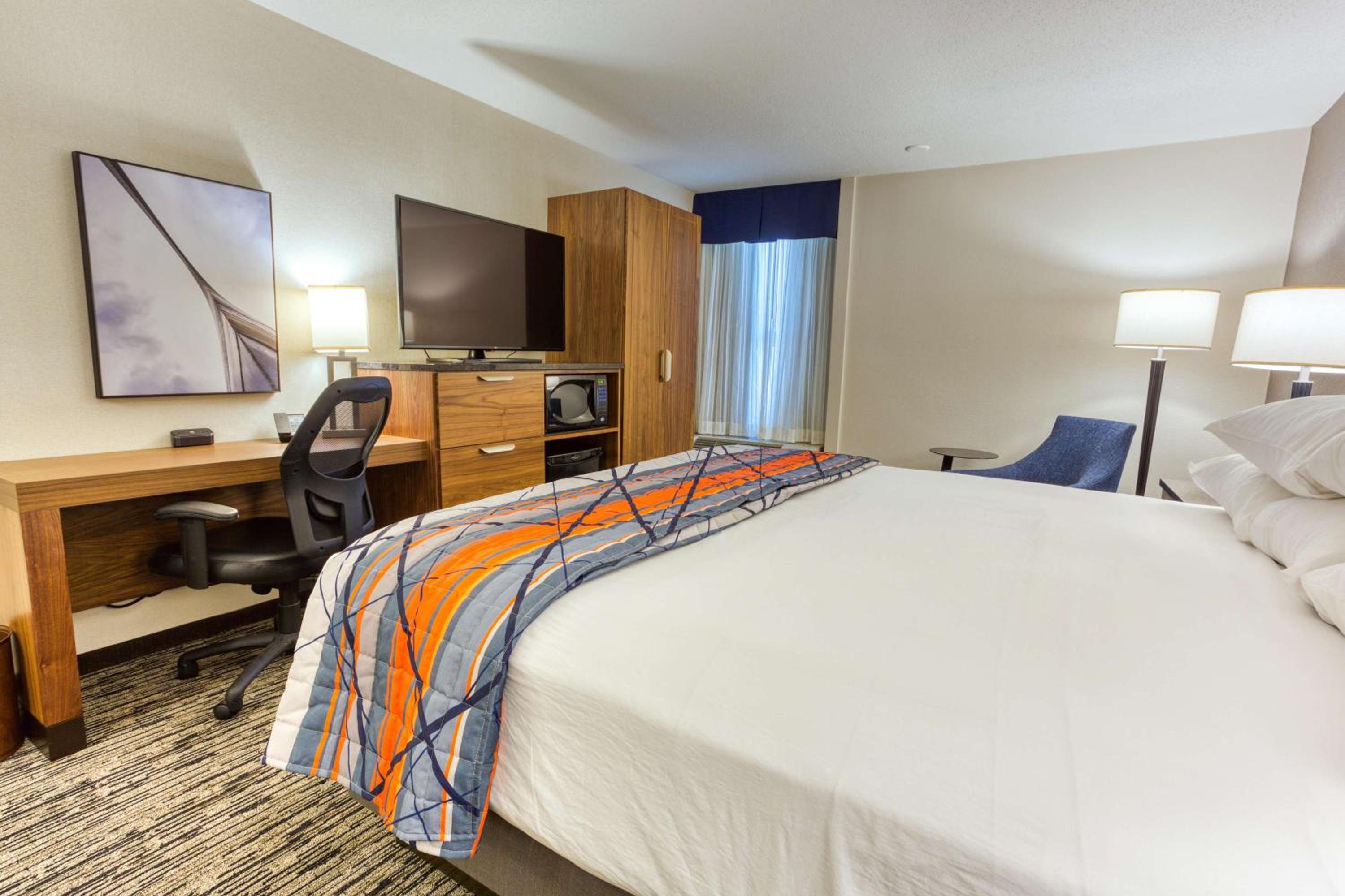 Deluxe King Room photo 3