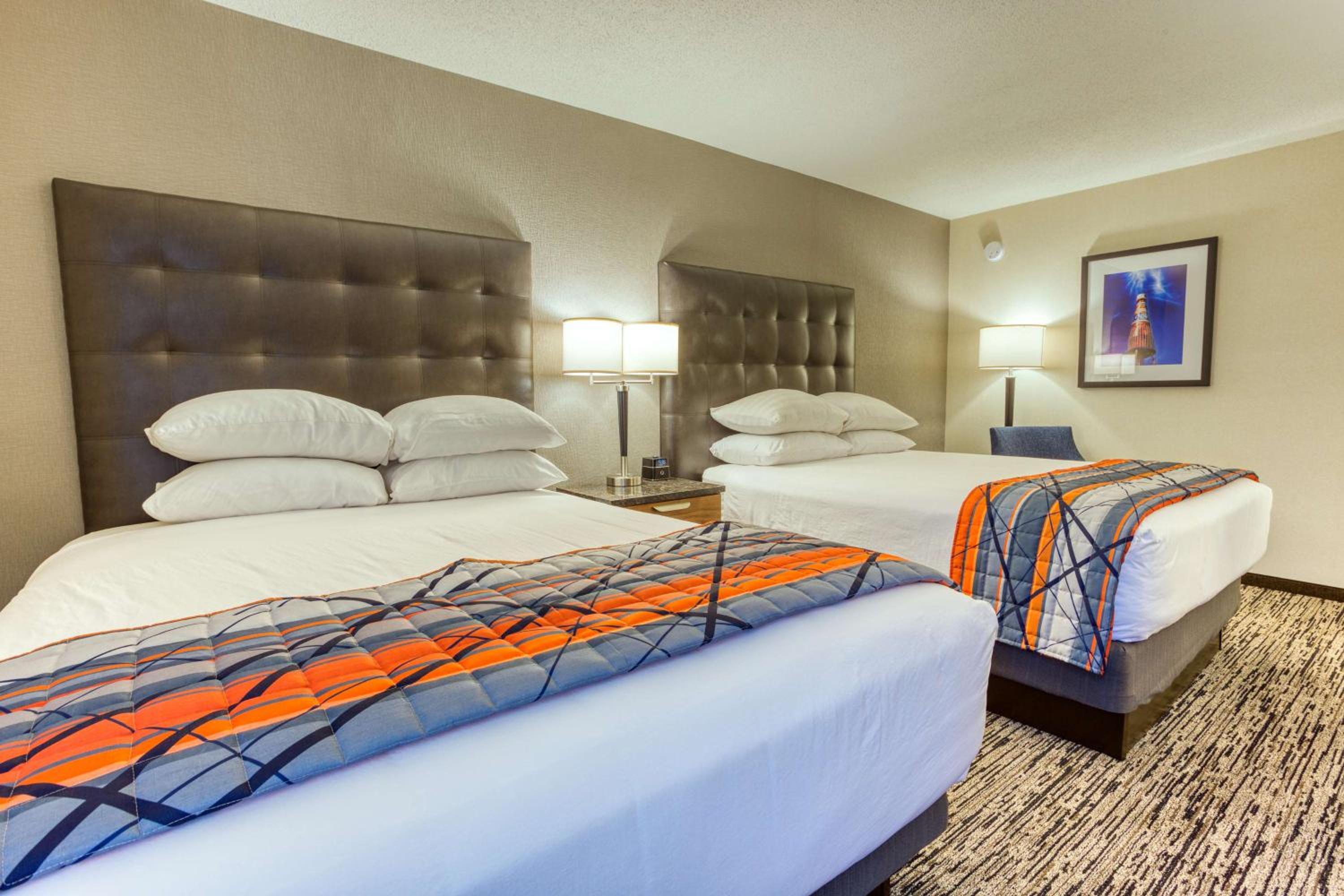 Superior Queen Room with Two Queen Beds - Accessible, Tub photo 1