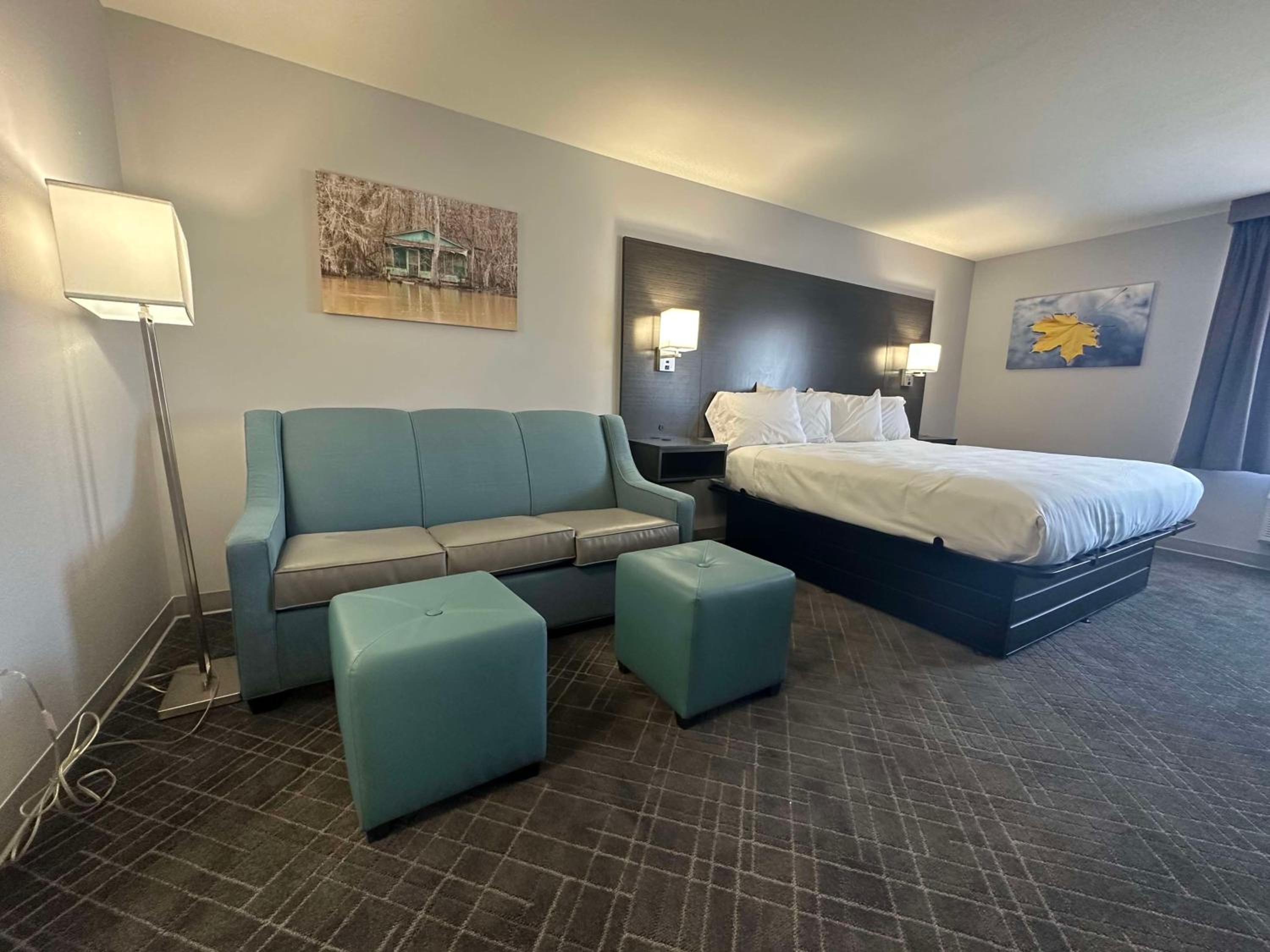 King Room with Sofa Bed - Non-Smoking - Photo 9