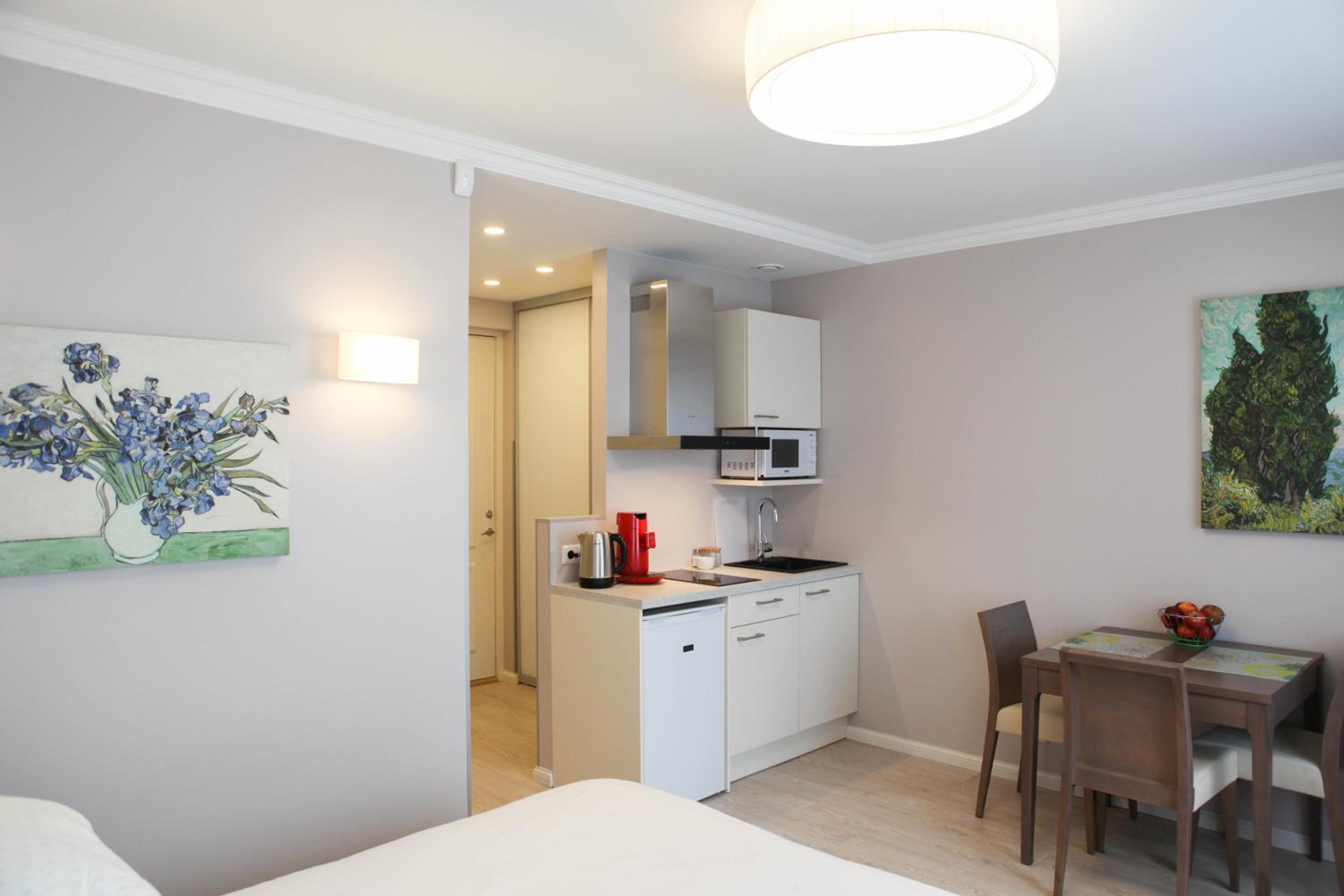 Studio Apartment photo 3
