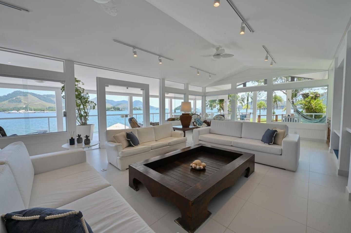 Villa - Beach Front photo 1