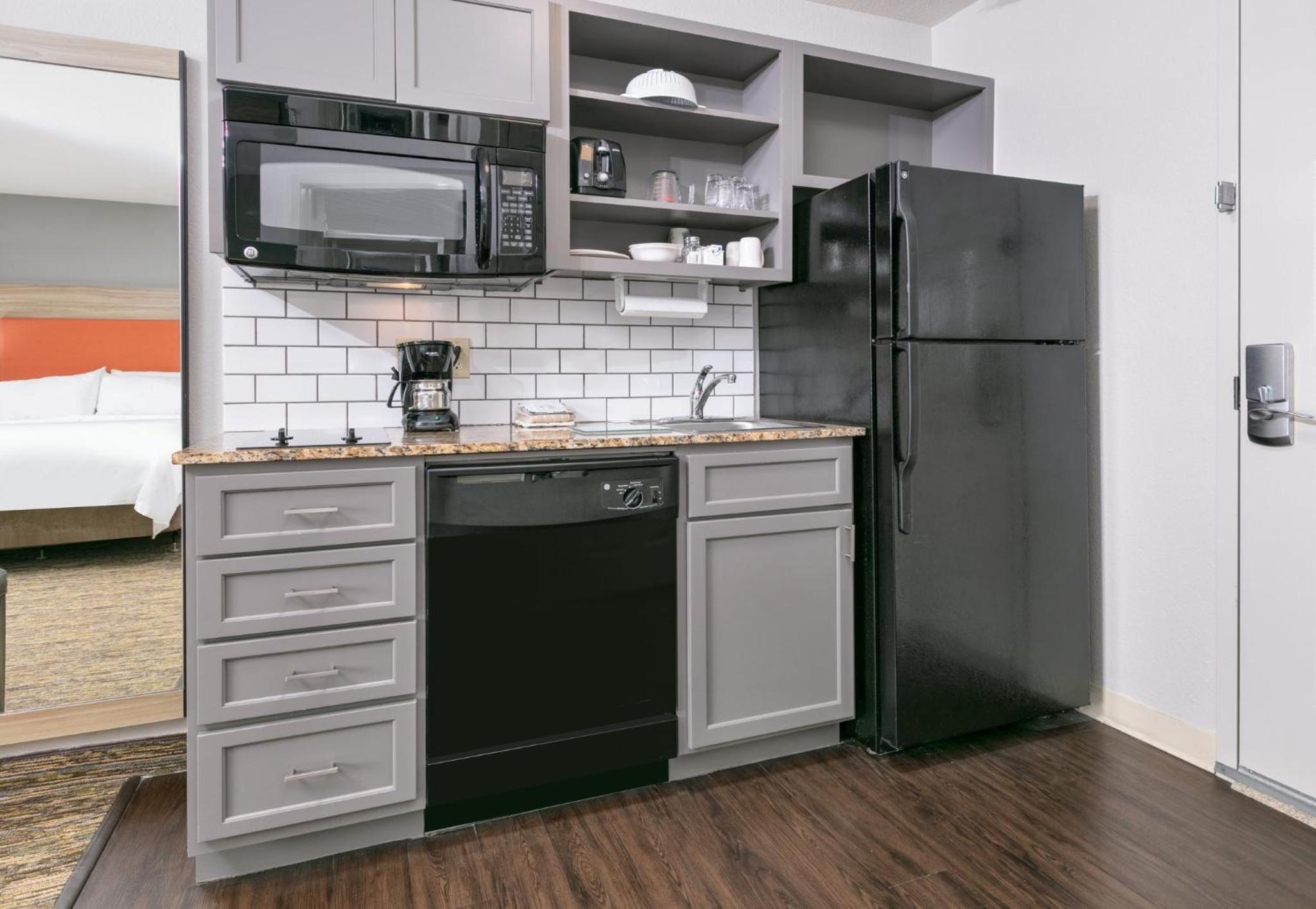 King Studio Suite - Photo 5