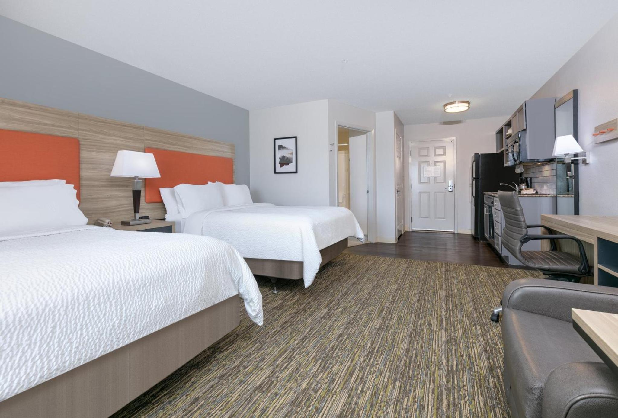 Studio Suite with Two Queen Beds - Photo 3
