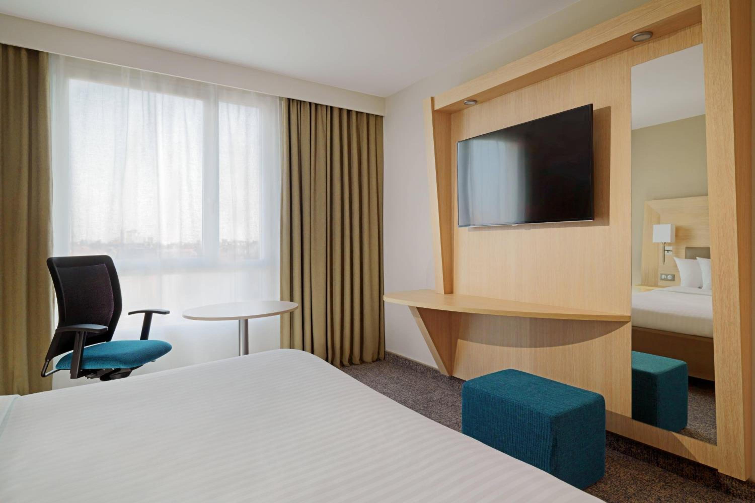 Superior King Room with Breakfast & WiFi