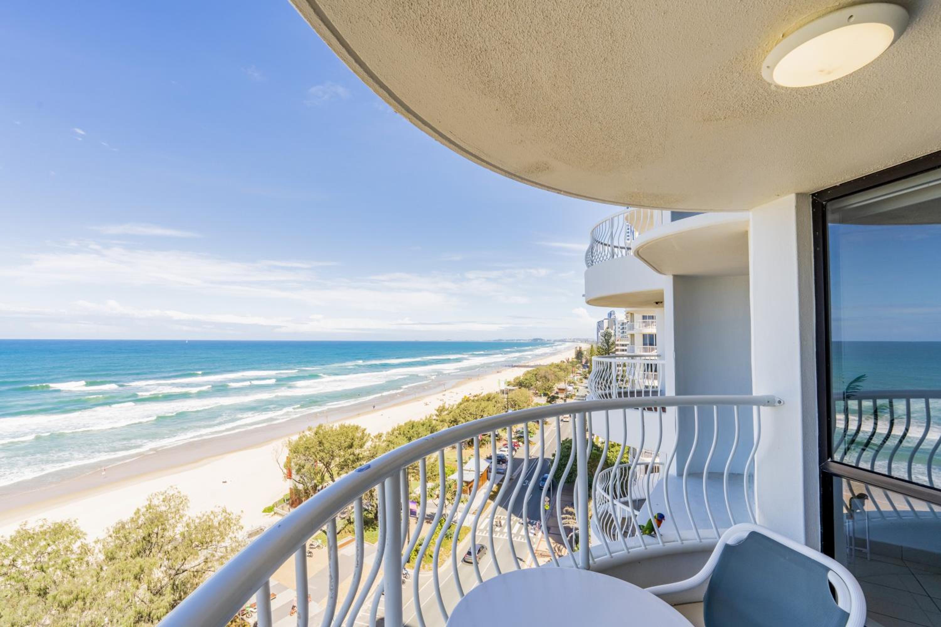 One-Bedroom Apartment with Ocean View Standard Higher Floor photo 3
