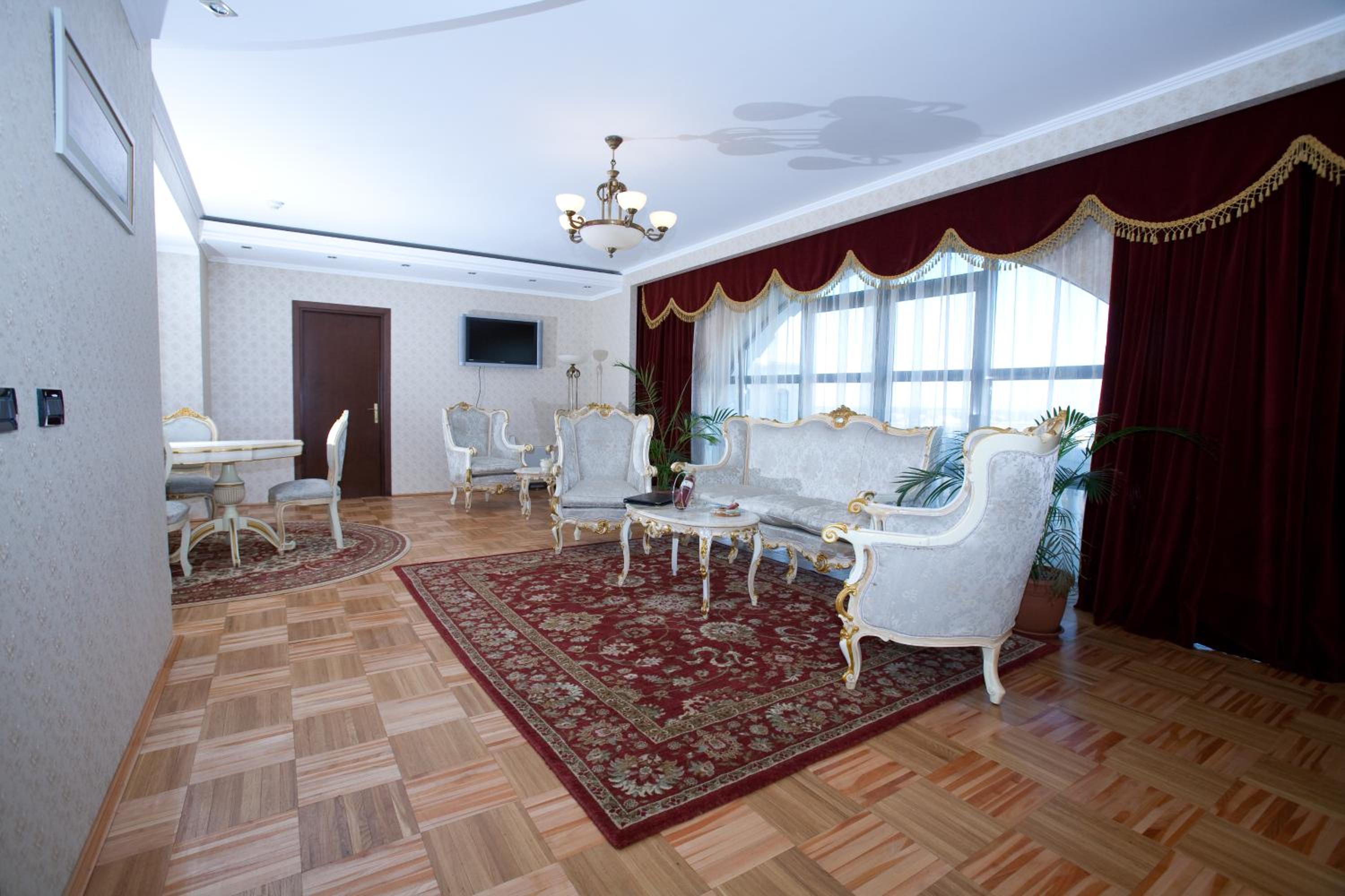 Royal Apartment - Photo 2