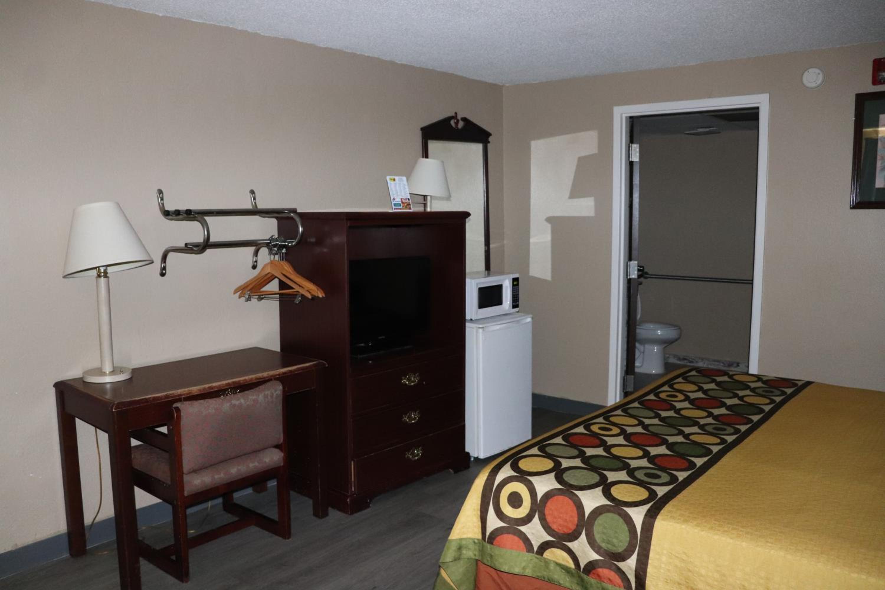 King Room - Disability Access - Non-Smoking photo 2