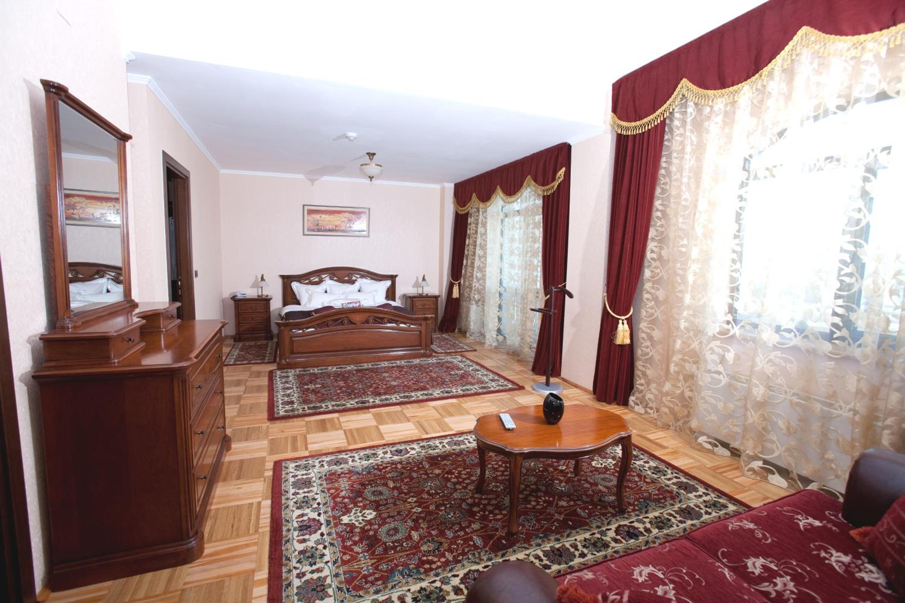 Royal Apartment - Photo 3