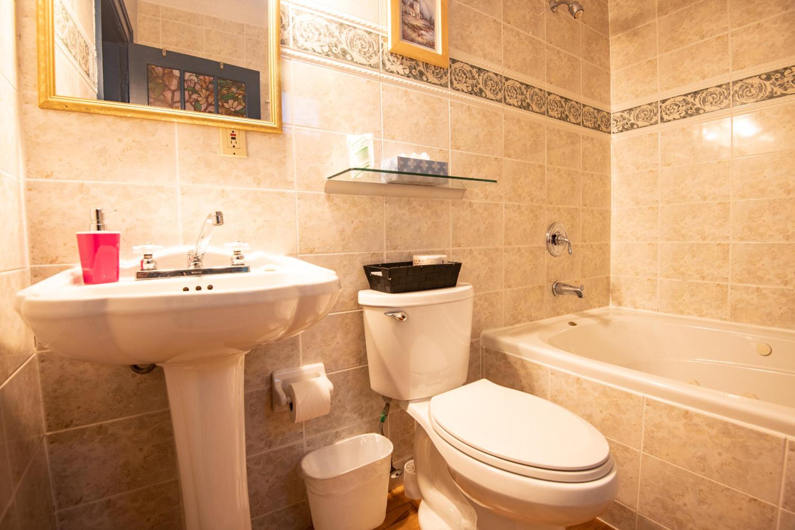 Deluxe Suite photo 2