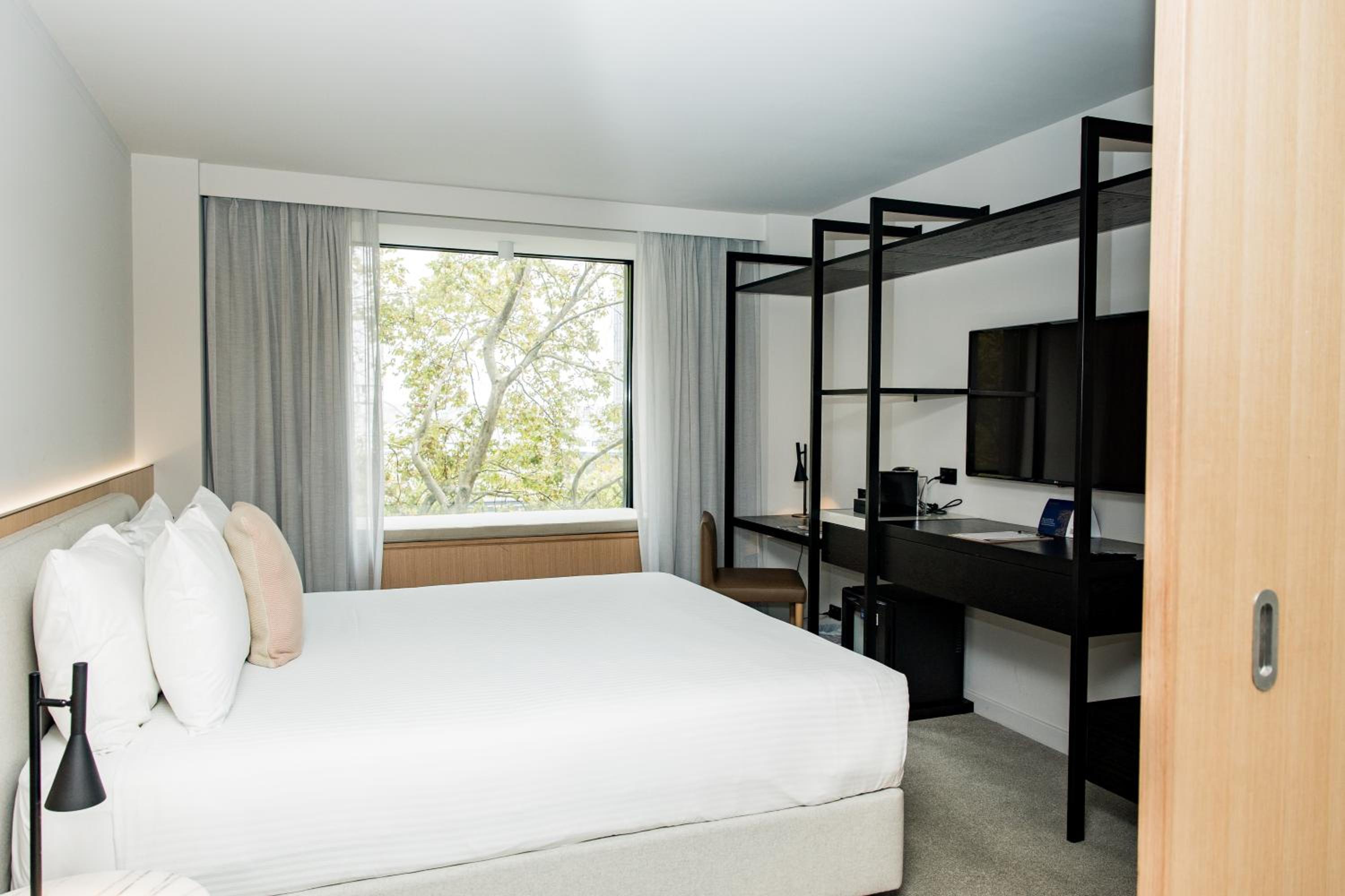 Deluxe King Room - Esplanade Quay Studio