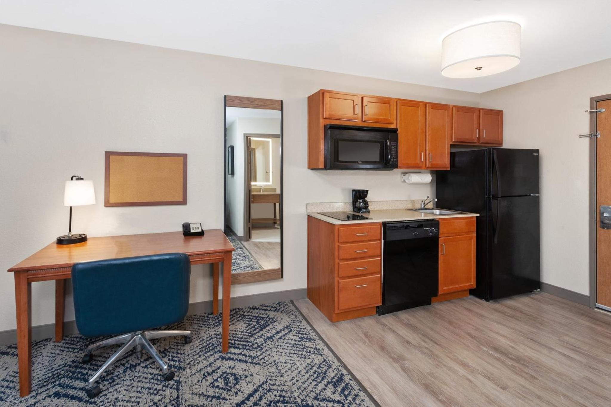 Studio Suite - Photo 3