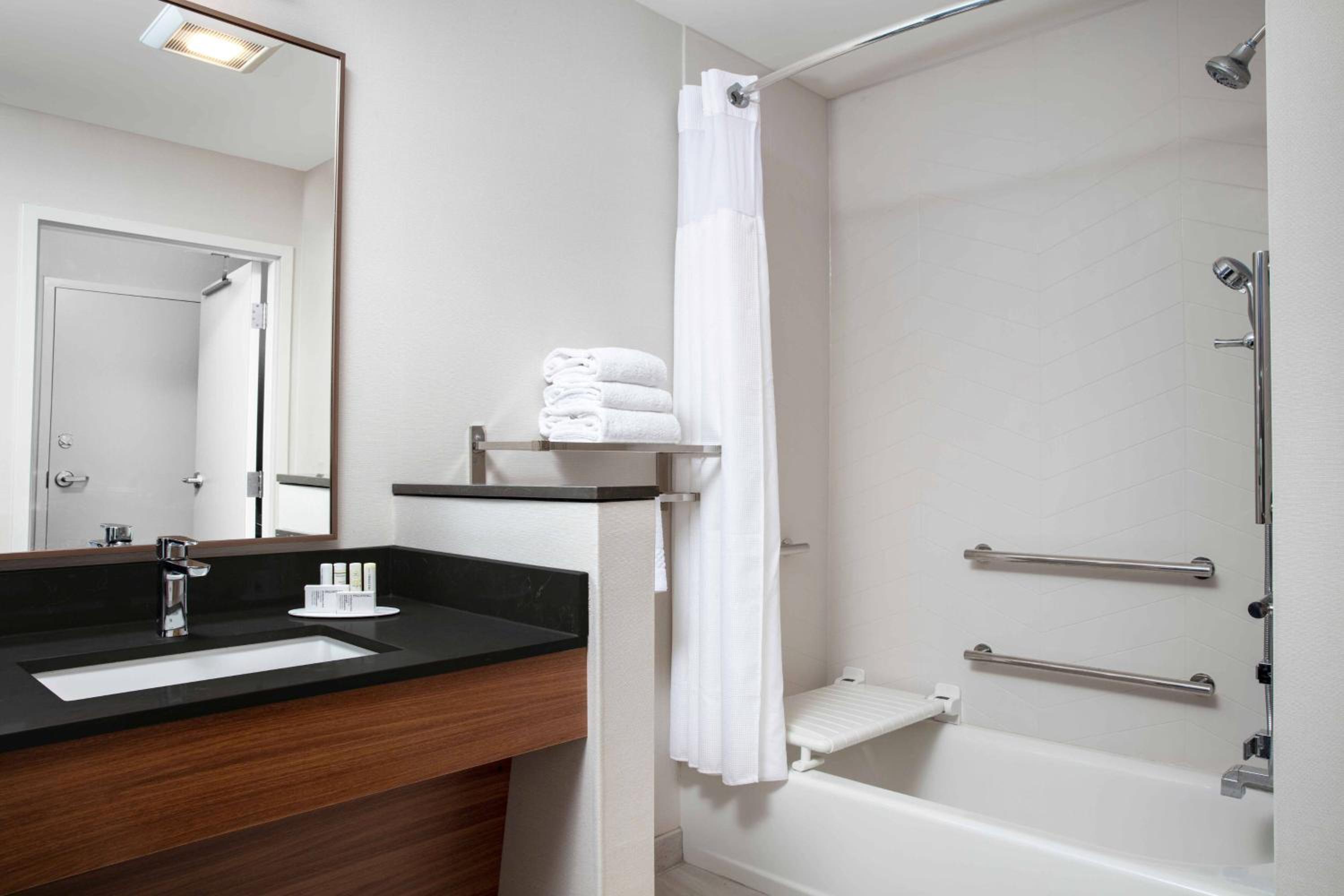 Double Queen Room - Photo 8