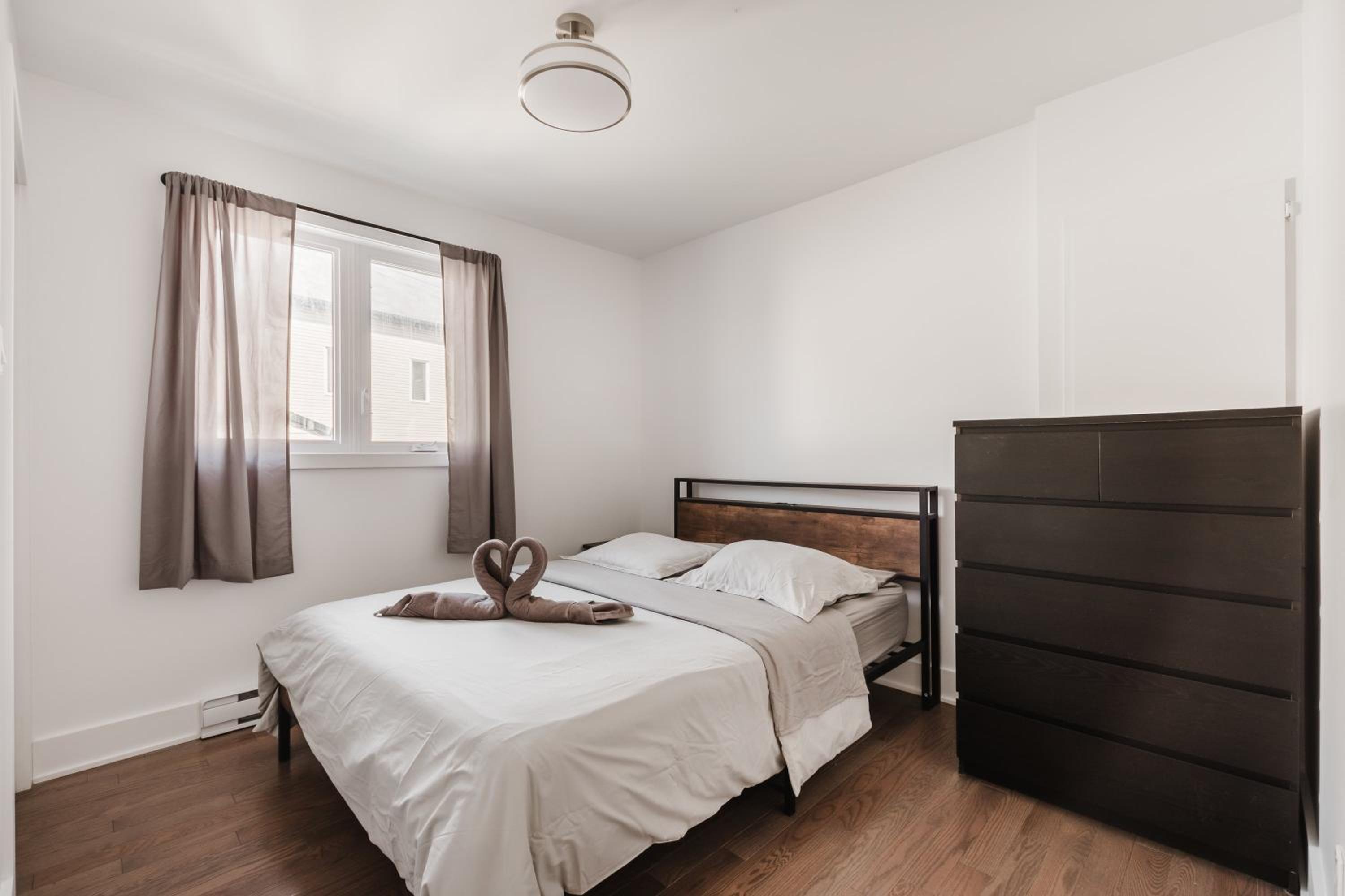Three-Bedroom Apartment photo 1
