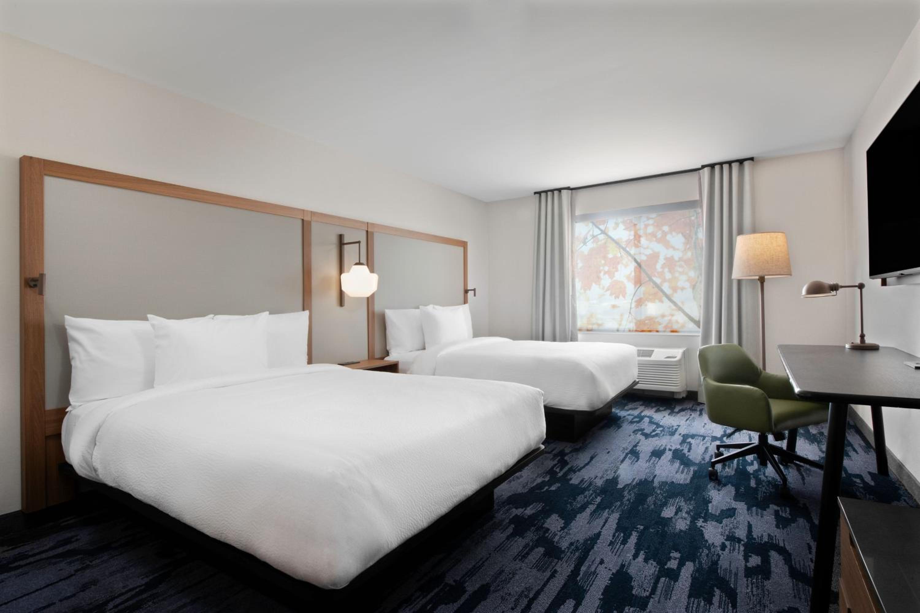 Queen Room with Two Queen Beds and Adapted Tub - Mobility and Hearing Accessible - Photo 1