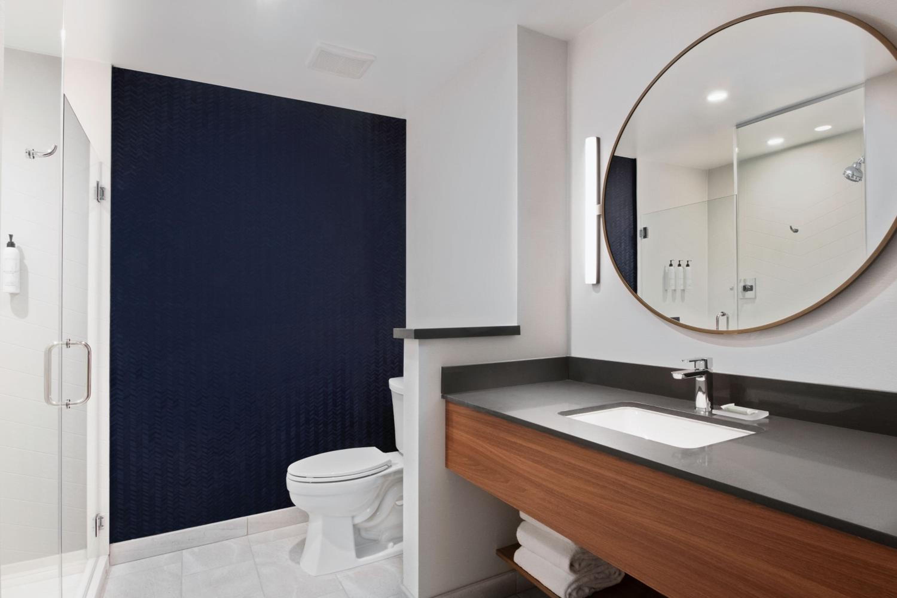 King Room - Hearing Accessible - Photo 2