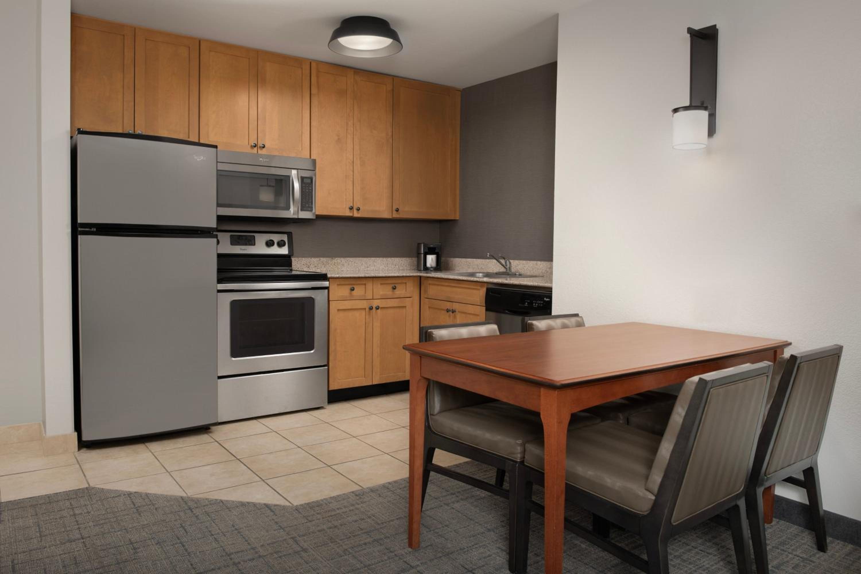 Two-Bedroom Suite - Photo 2