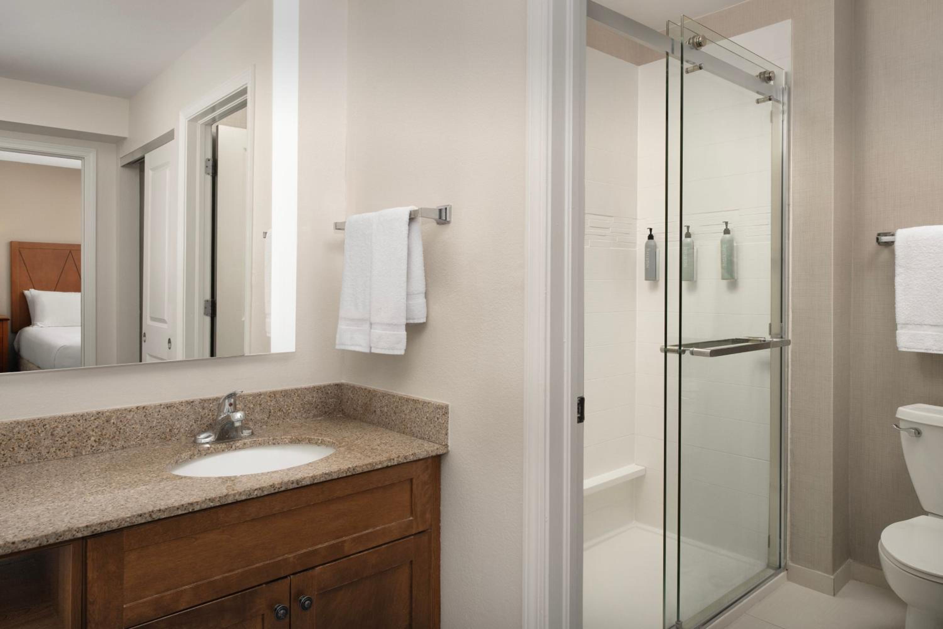 One-Bedroom King Suite - Photo 2