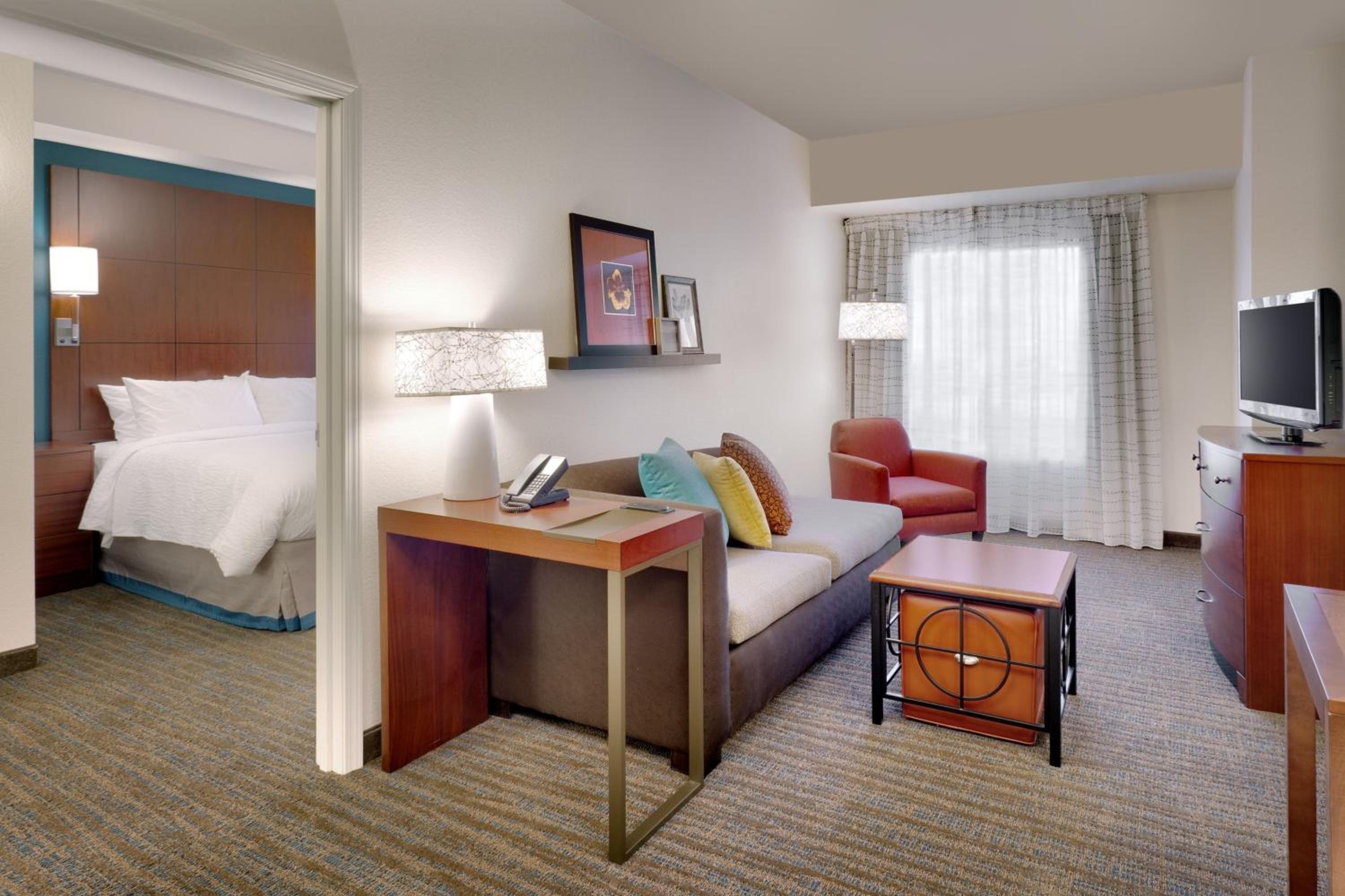 One-Bedroom King Suite photo 1