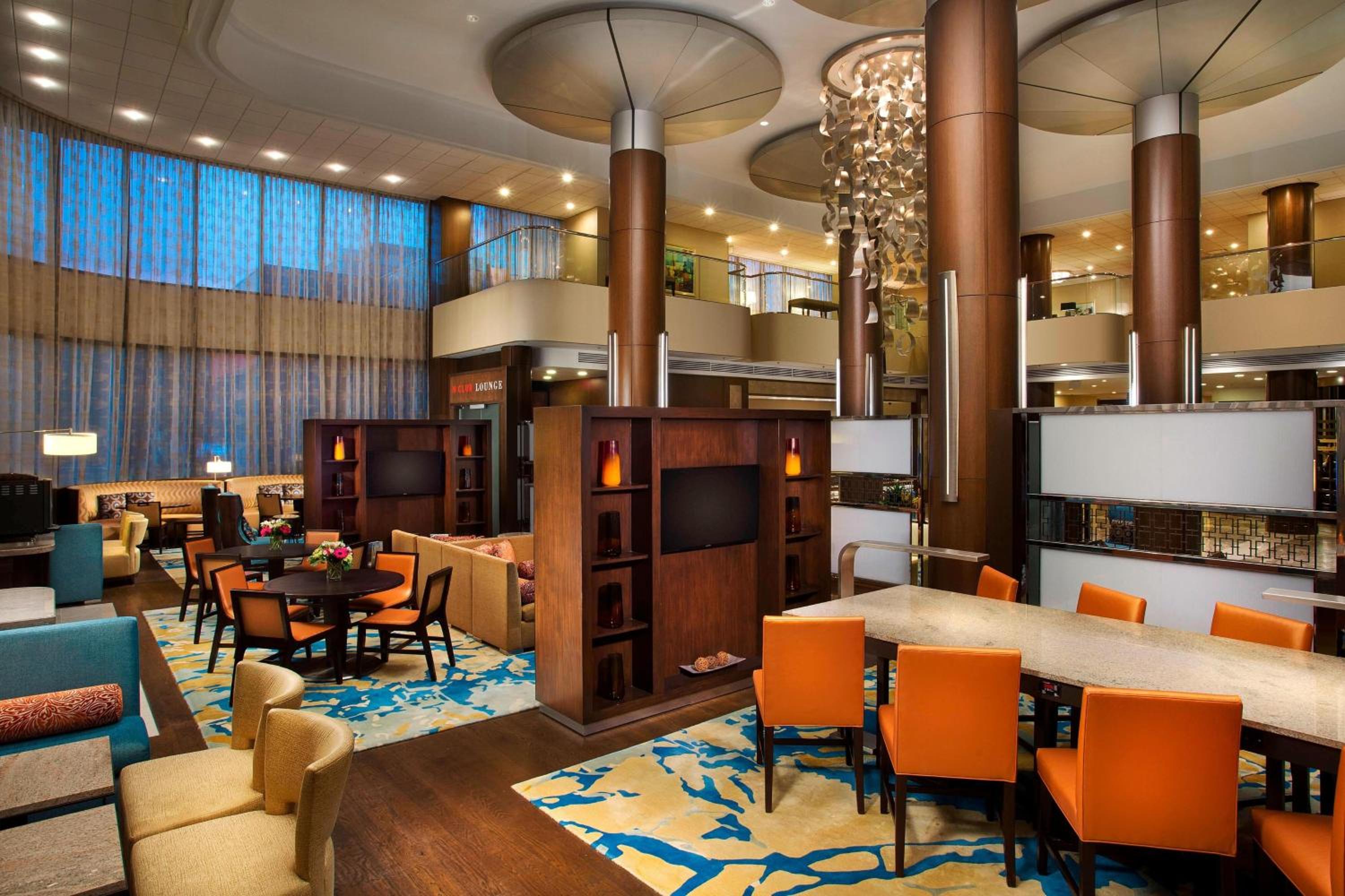 MClub Lounge, M Club lounge access, Guest room, 1 King - Photo 10