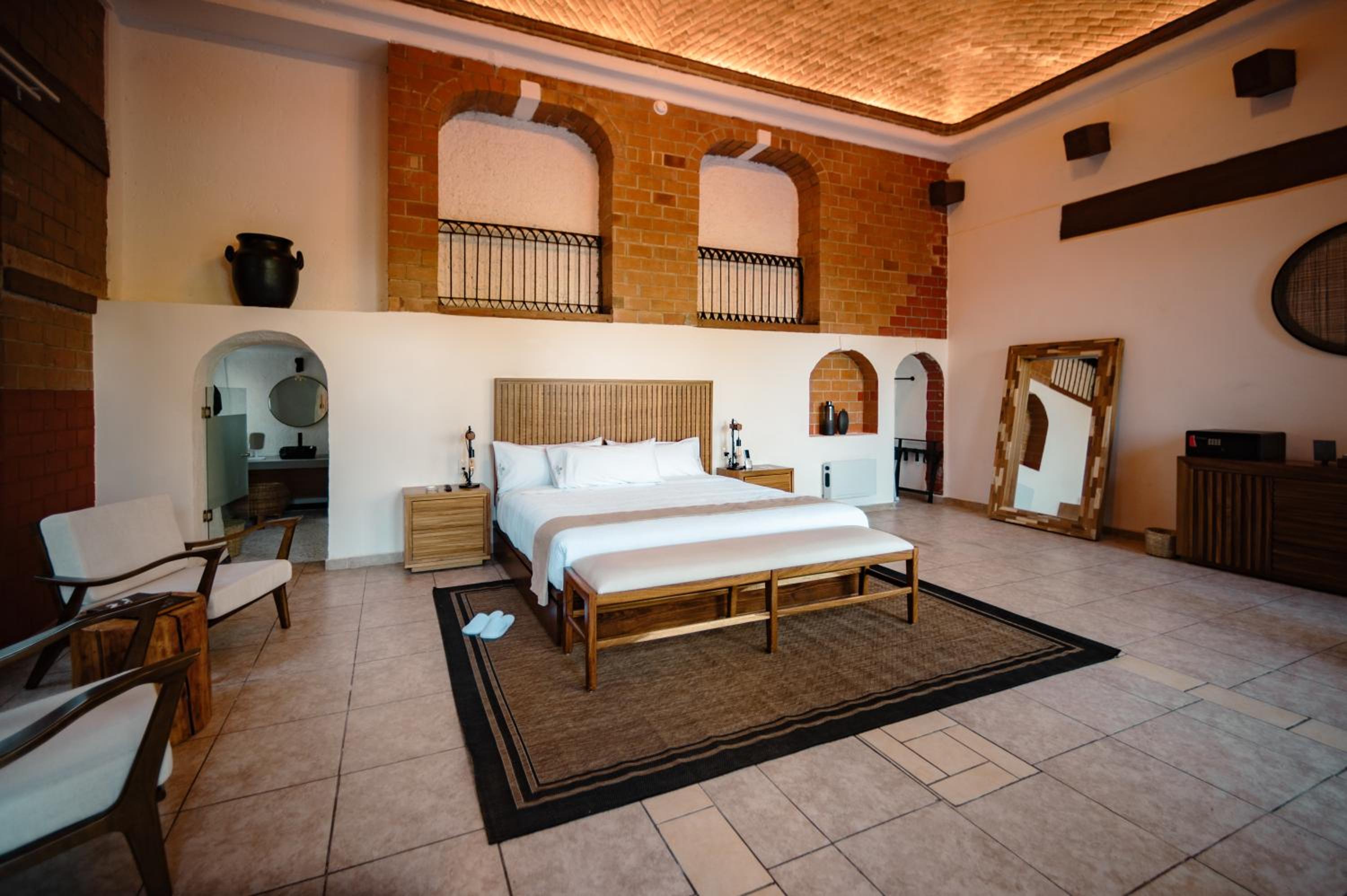 Junior Suite with Pool View photo 2