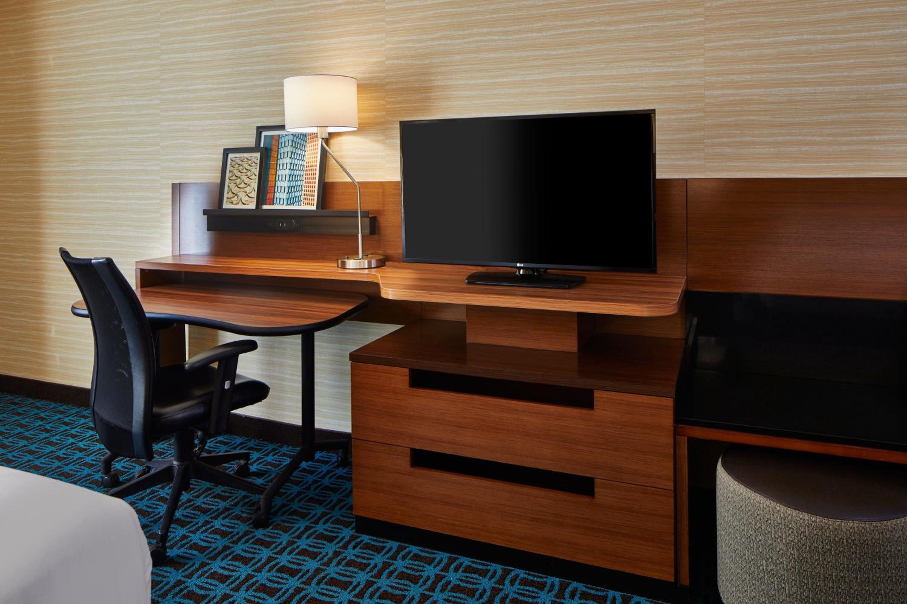 King Room - Hearing Accessible photo 3