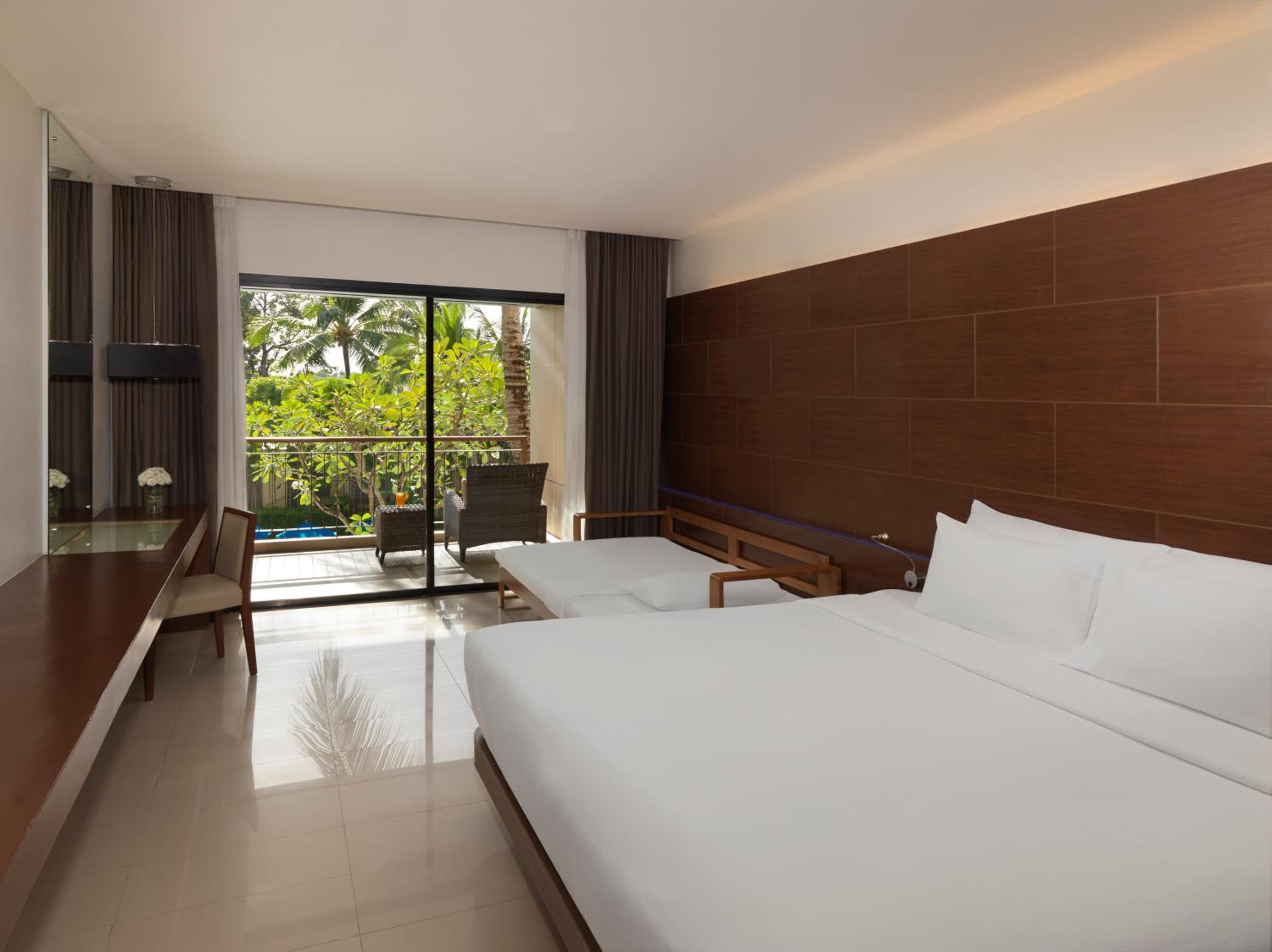 Deluxe Room, Pool View, 1 King Bed And 1 Sofa-Bed - Photo 5