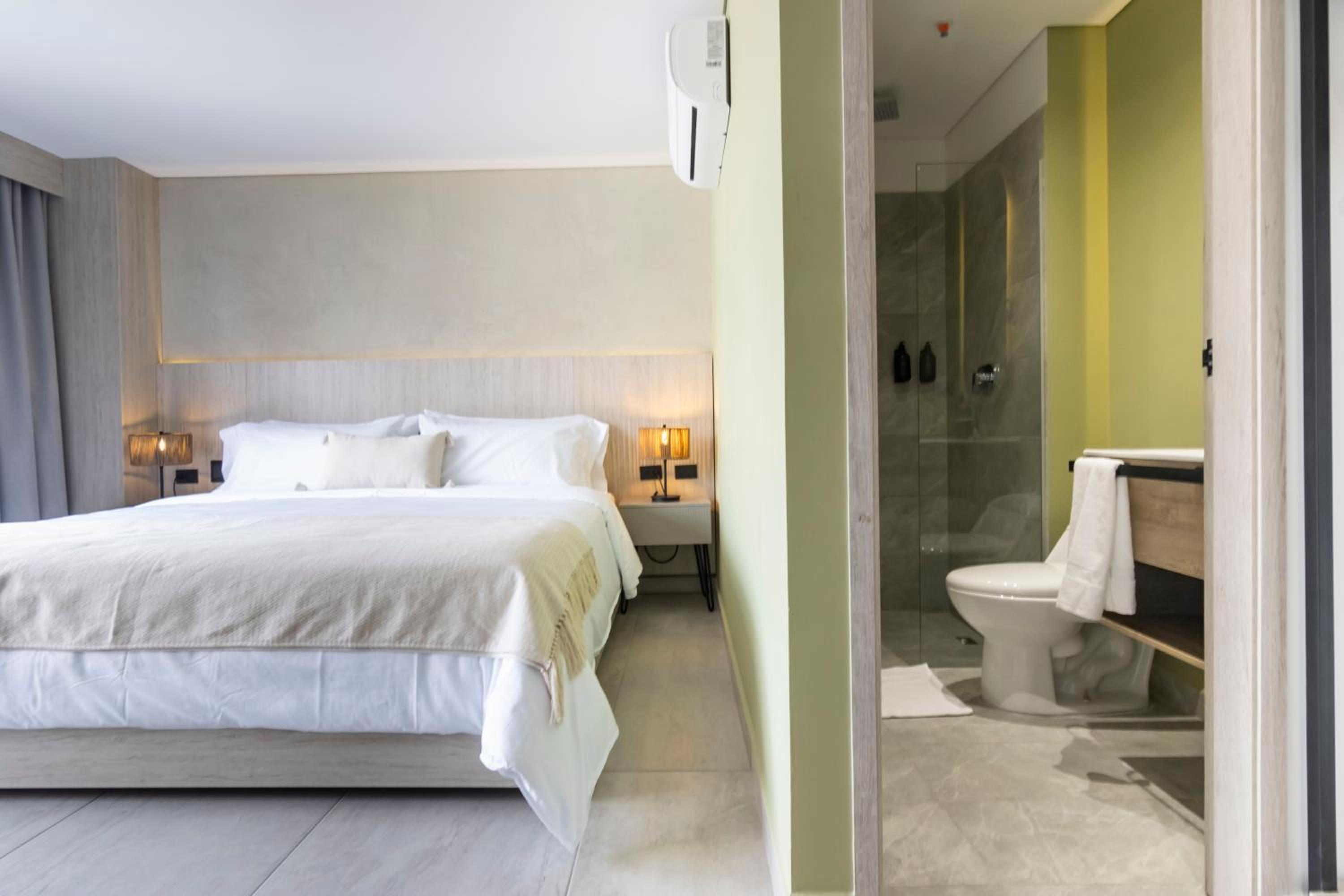 Standard Twin Room photo 3