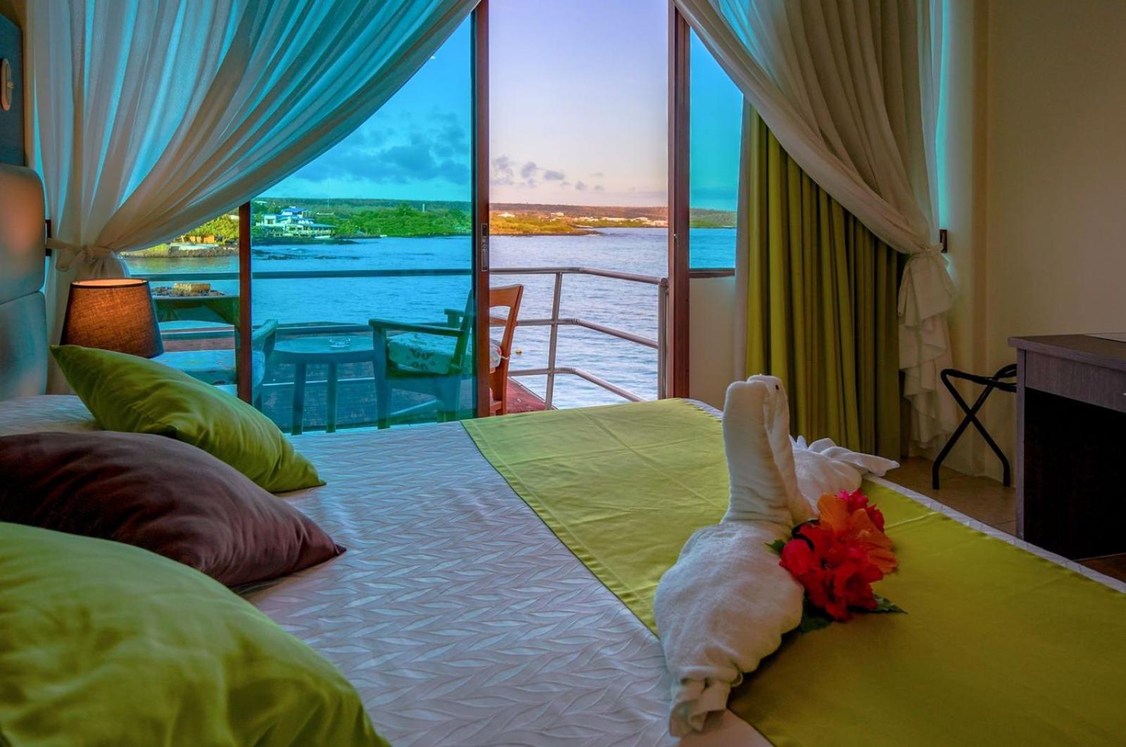 Double or Twin Room with Sea View photo 3