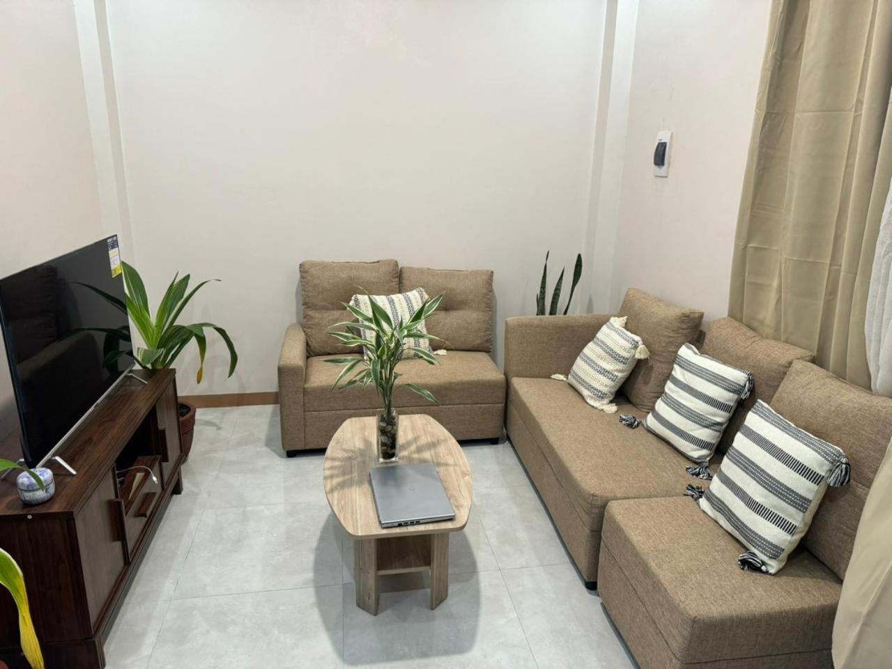 One-Bedroom House photo 1