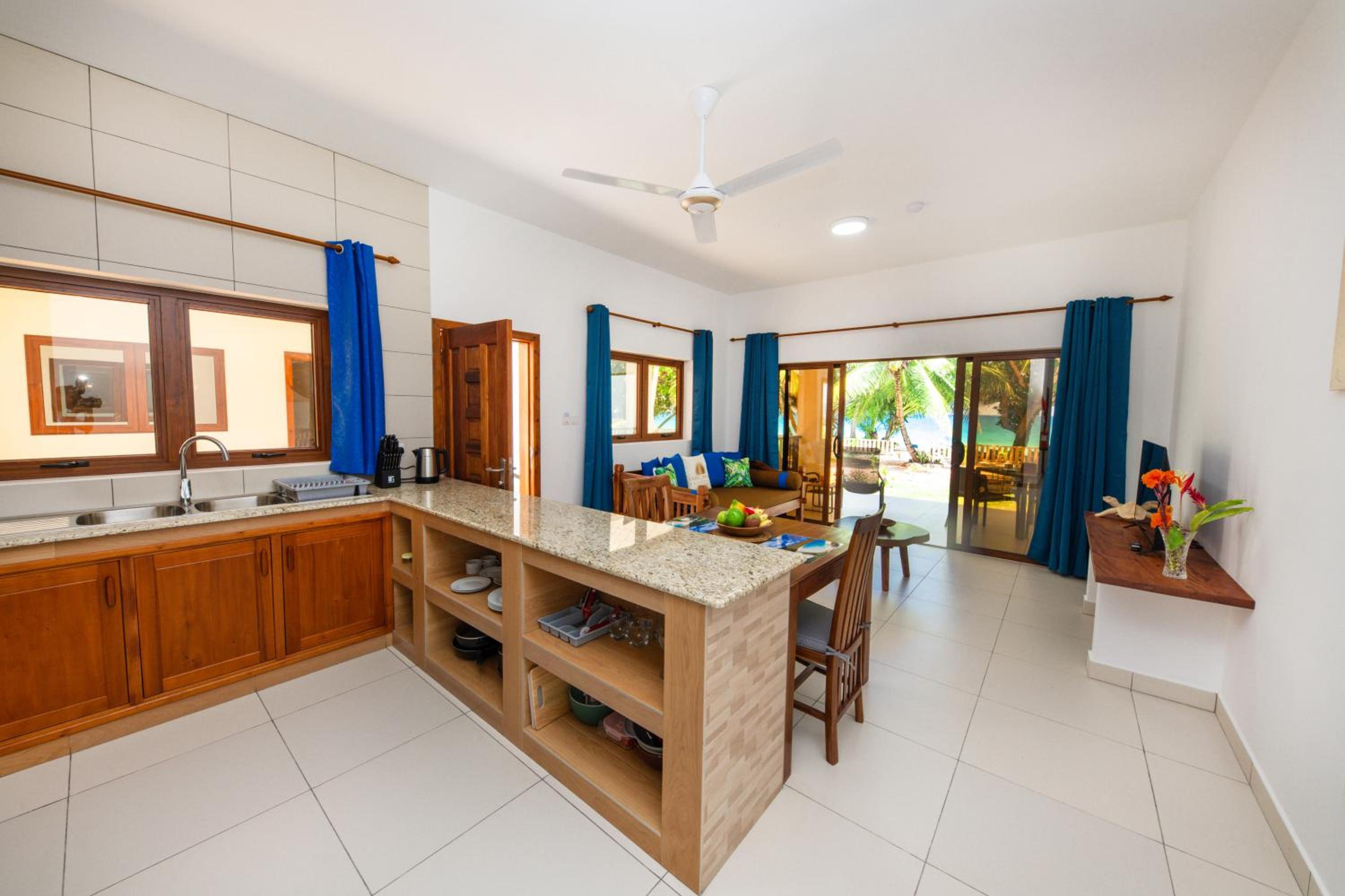 Junior Suite with Ocean View photo 3