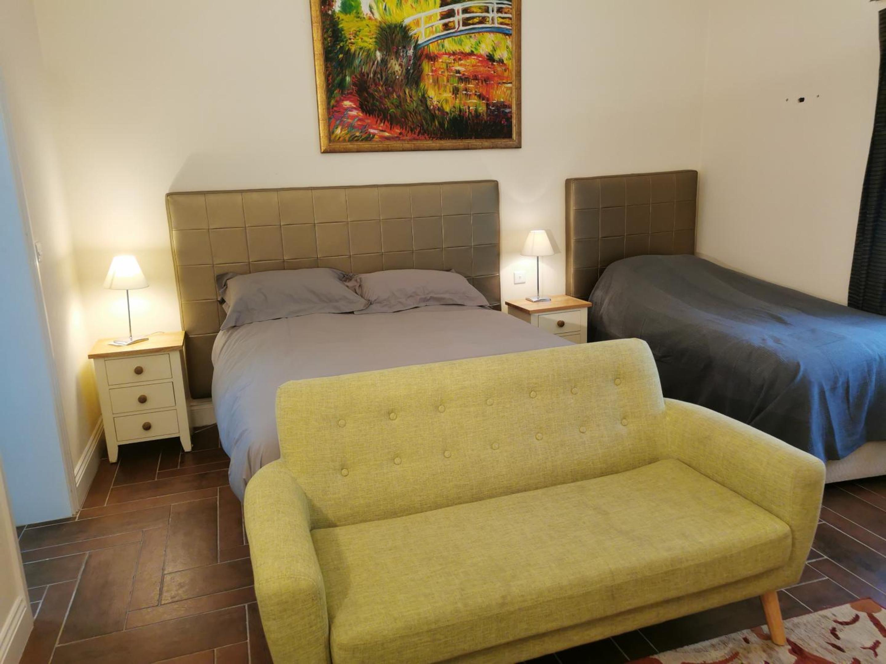 Standard Triple Room photo 3