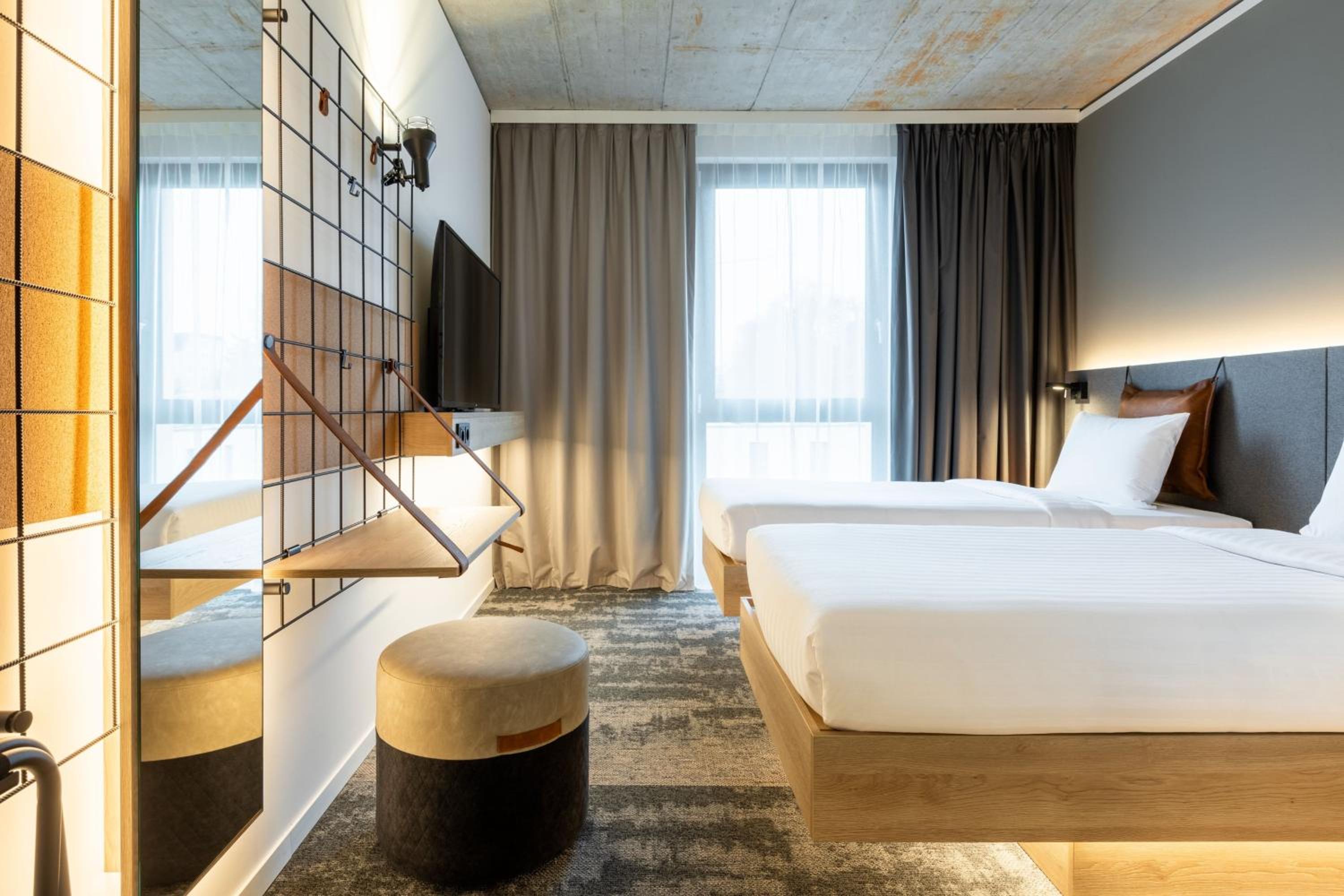 Moxy Twin Room