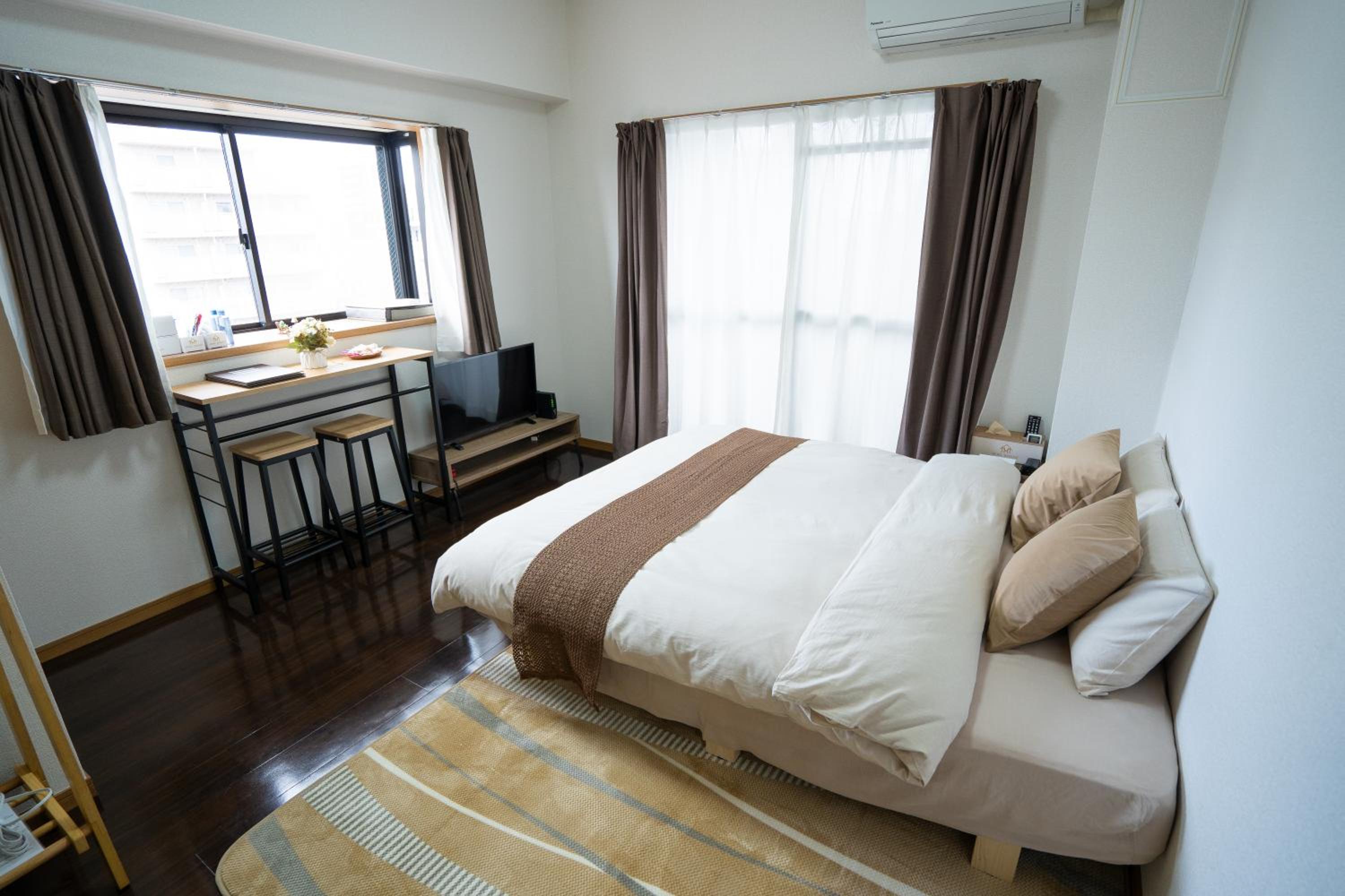 One-Bedroom Apartment photo 2