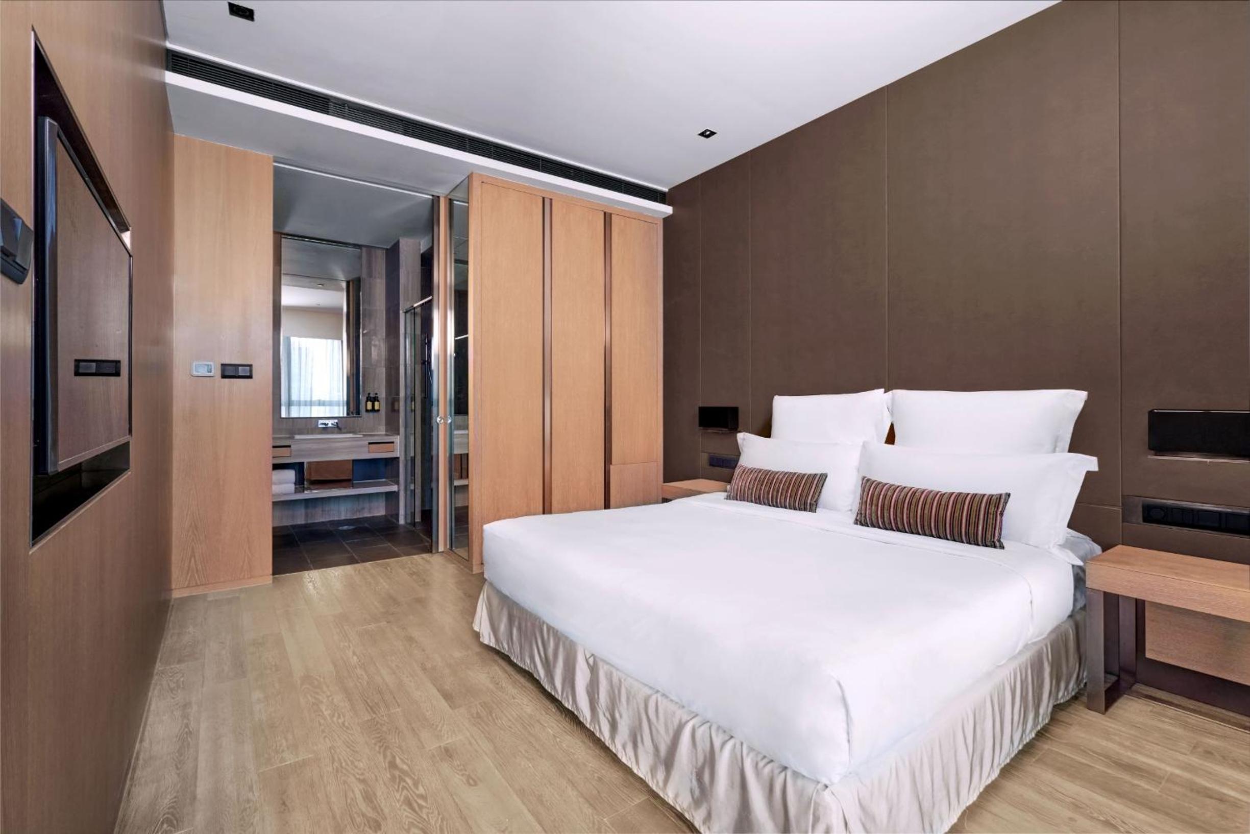 Club Executive Suite photo 2