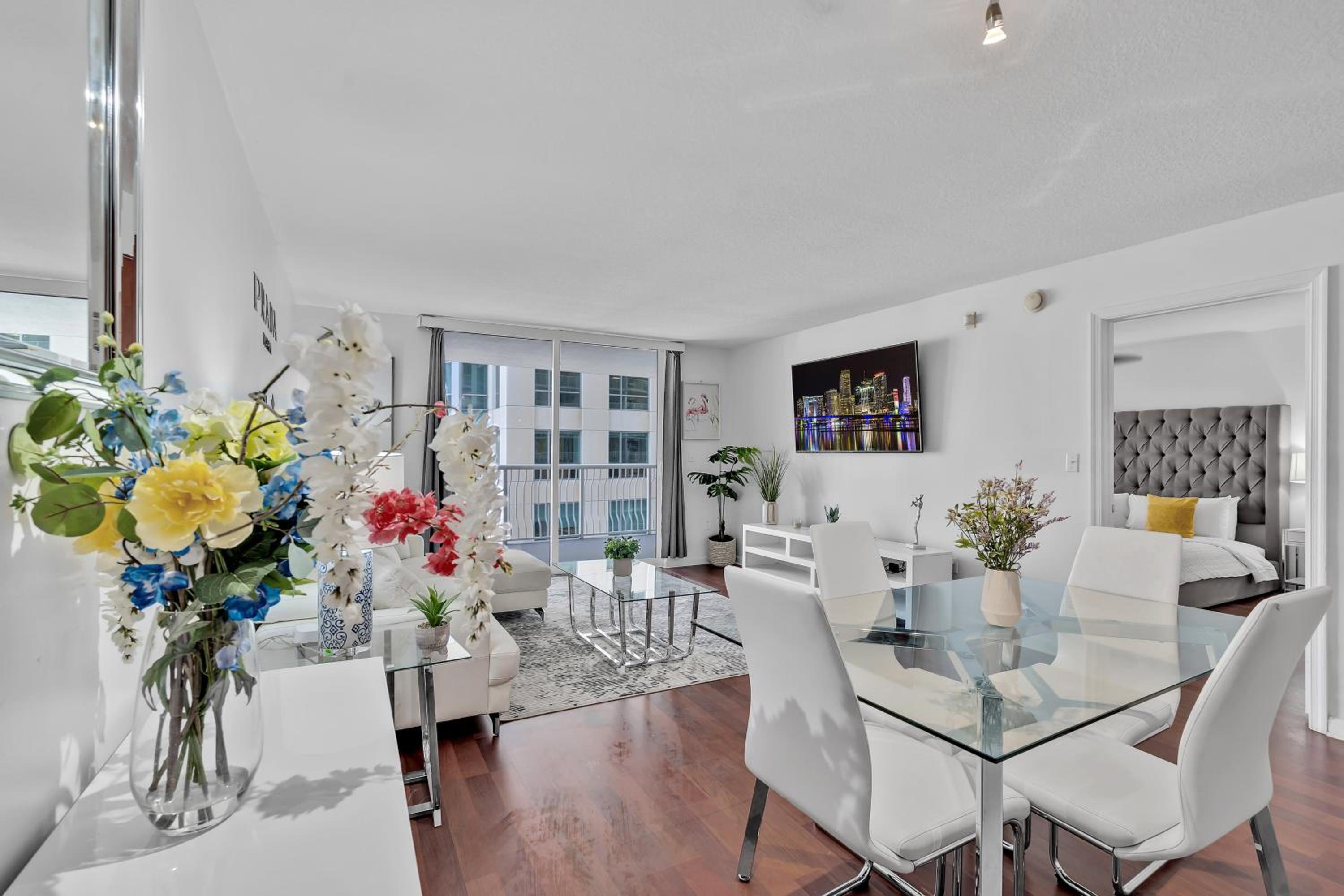 Apartment photo 1