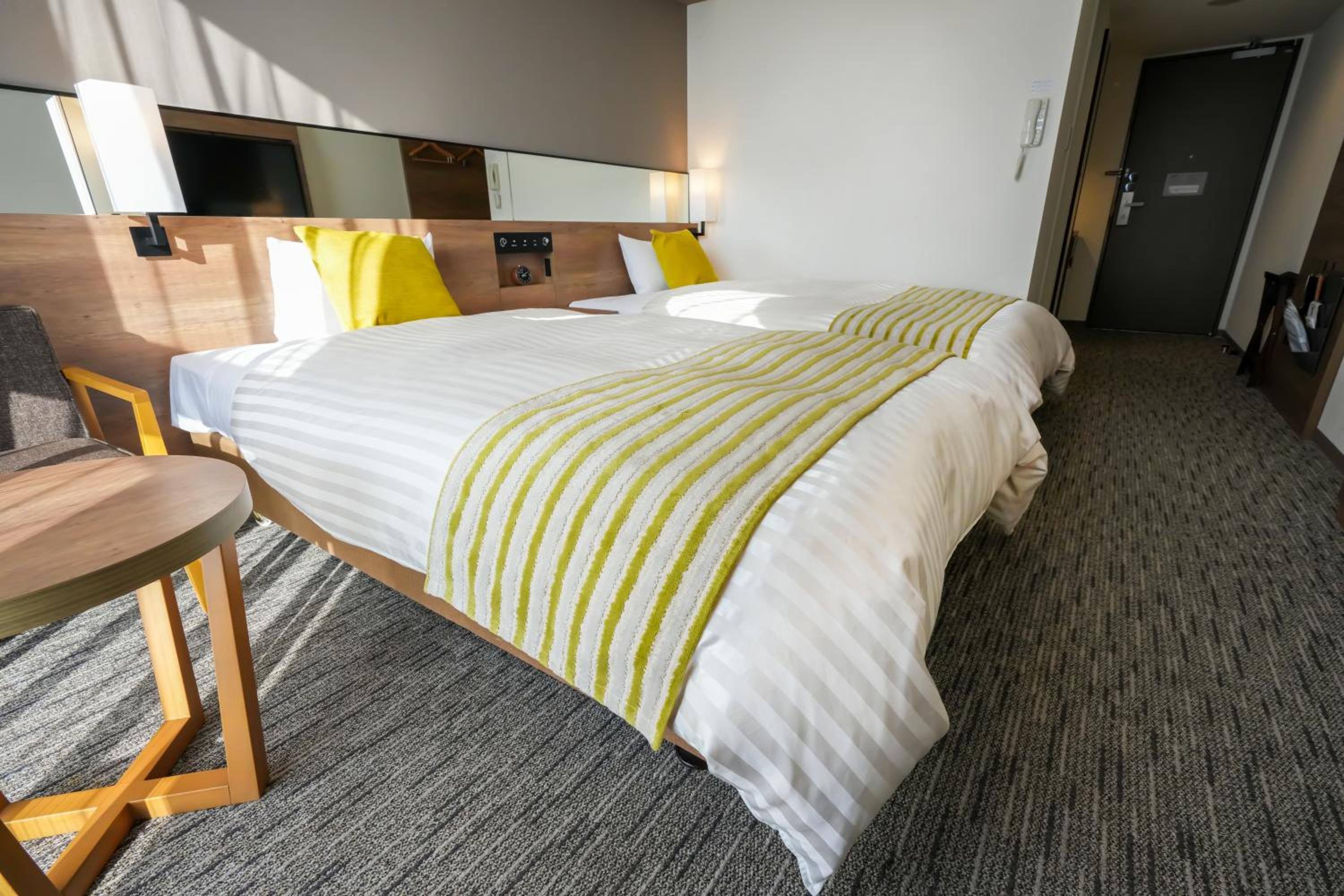 Twin Room - Non-Smoking photo 2