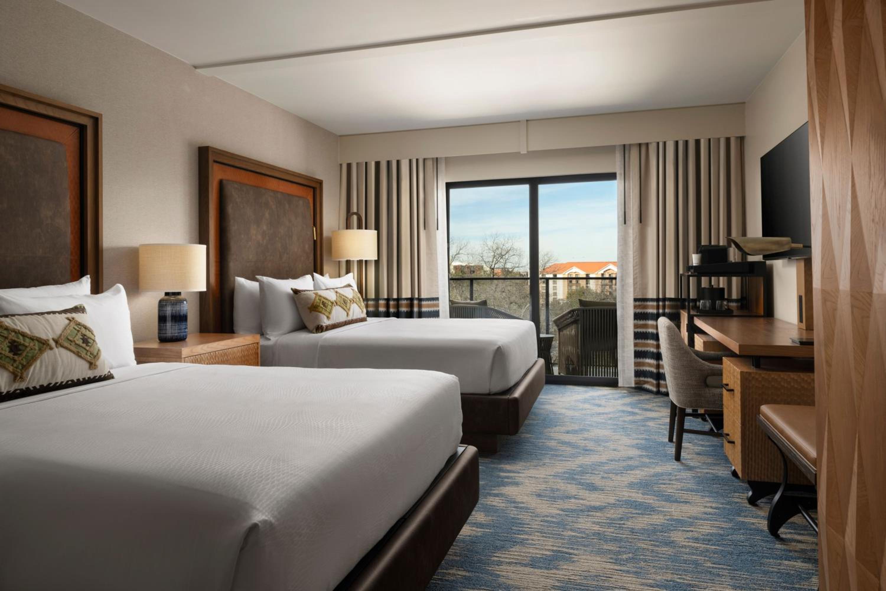 Queen Room with Two Queen Beds and Pool View - Photo 8