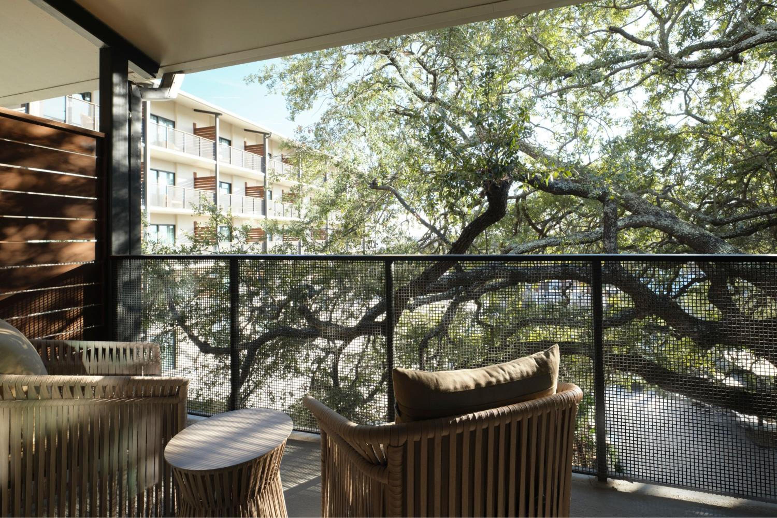 King Room with Garden View - Photo 16