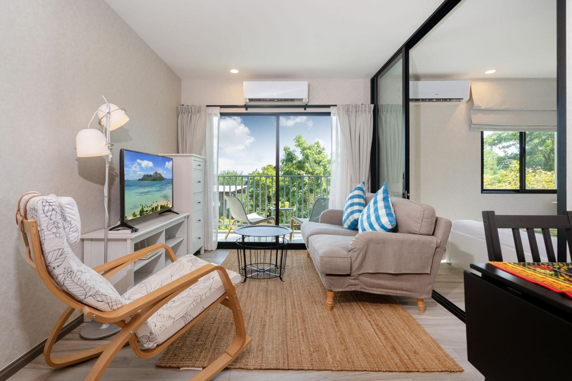 One-Bedroom Apartment with Balcony