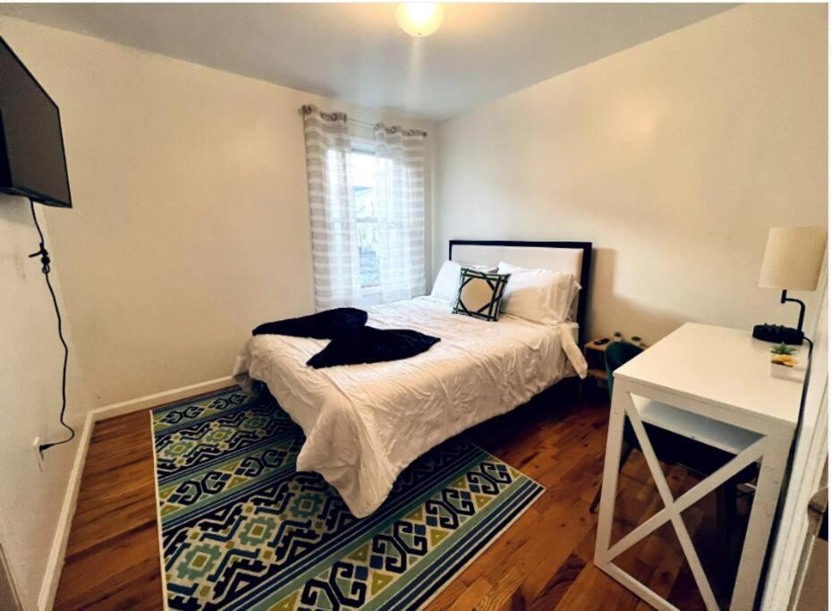 Three-Bedroom Apartment photo 1