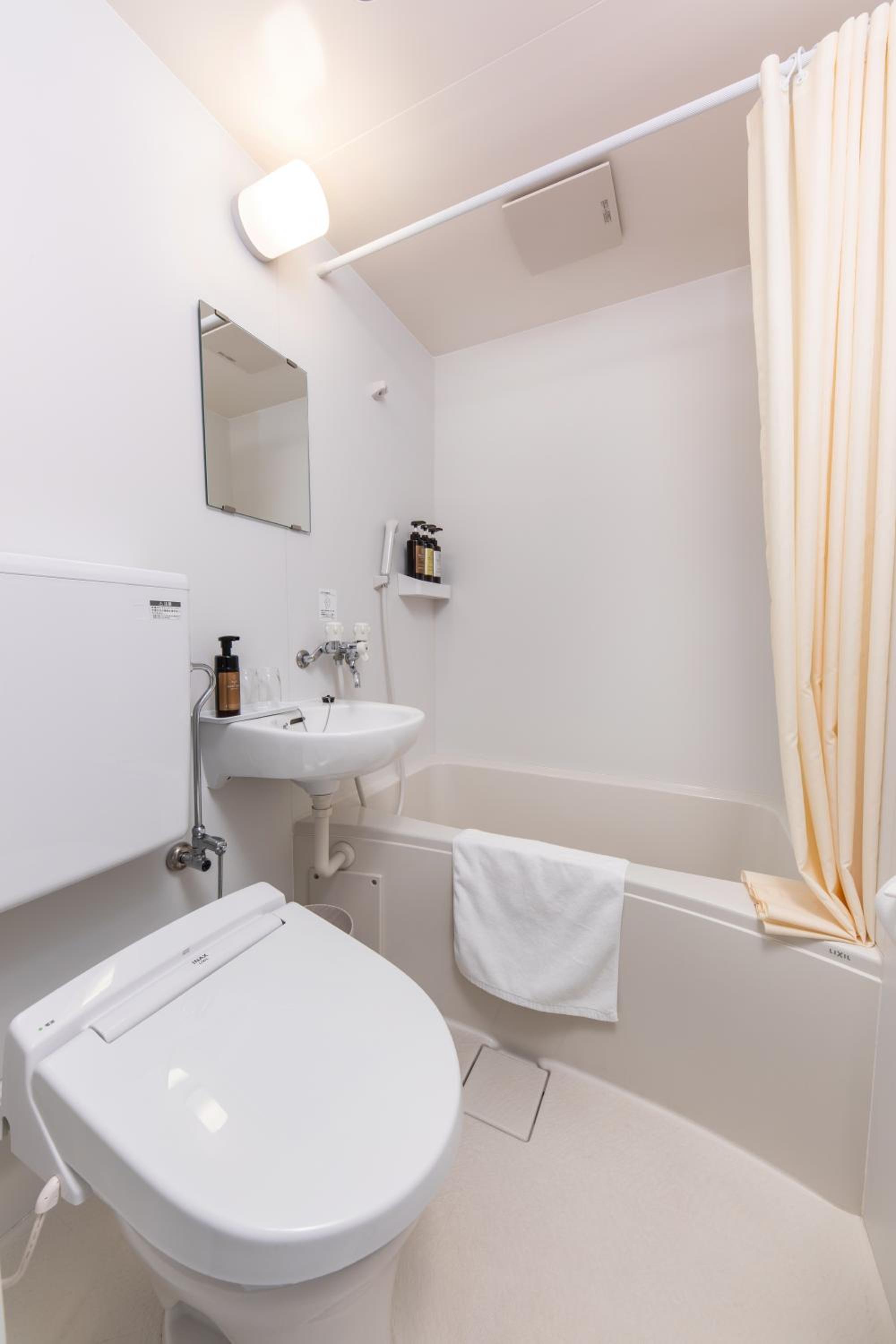 Double Room with Private Bathroom - Photo 4