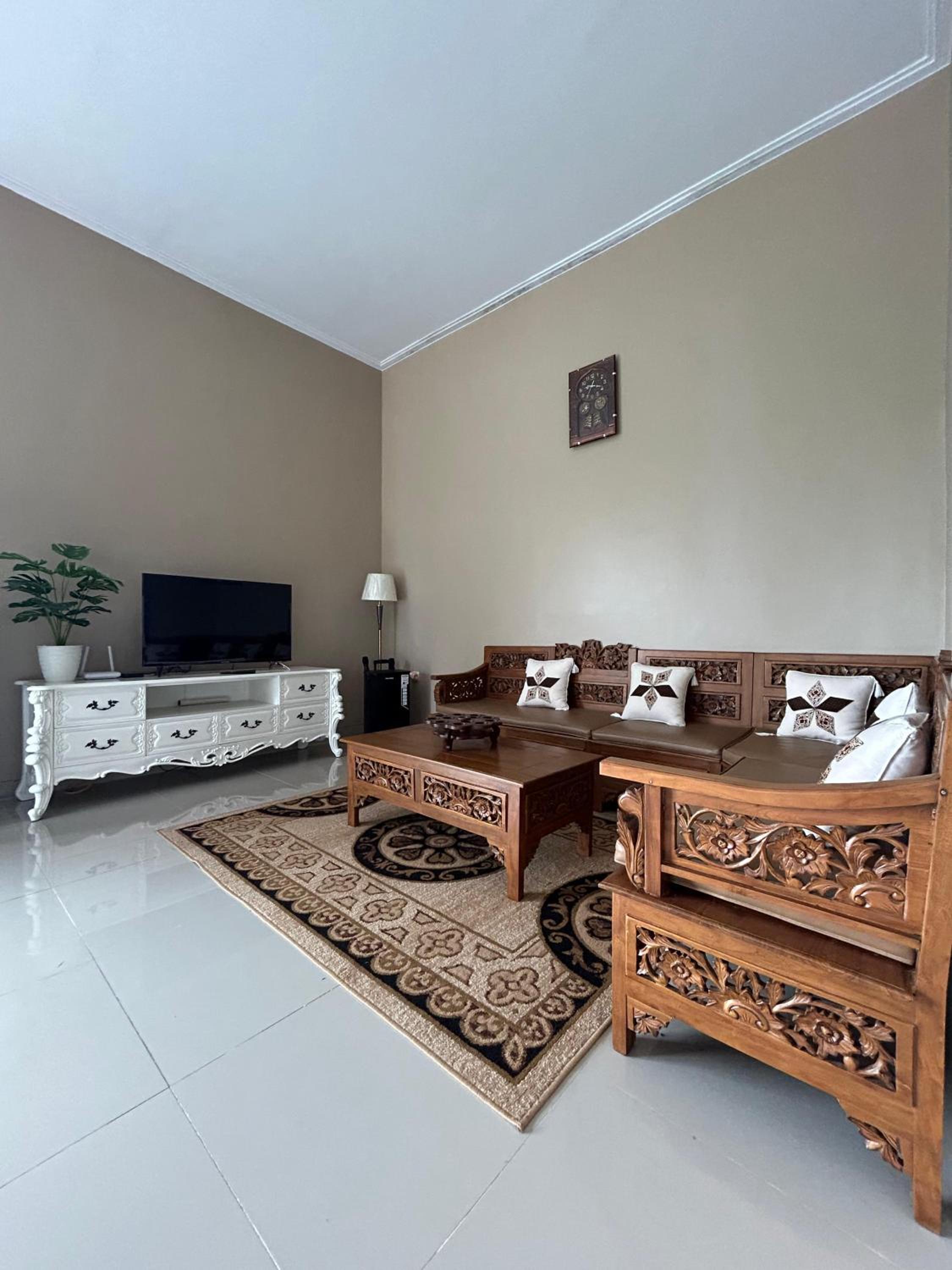 Three-Bedroom Villa photo 1