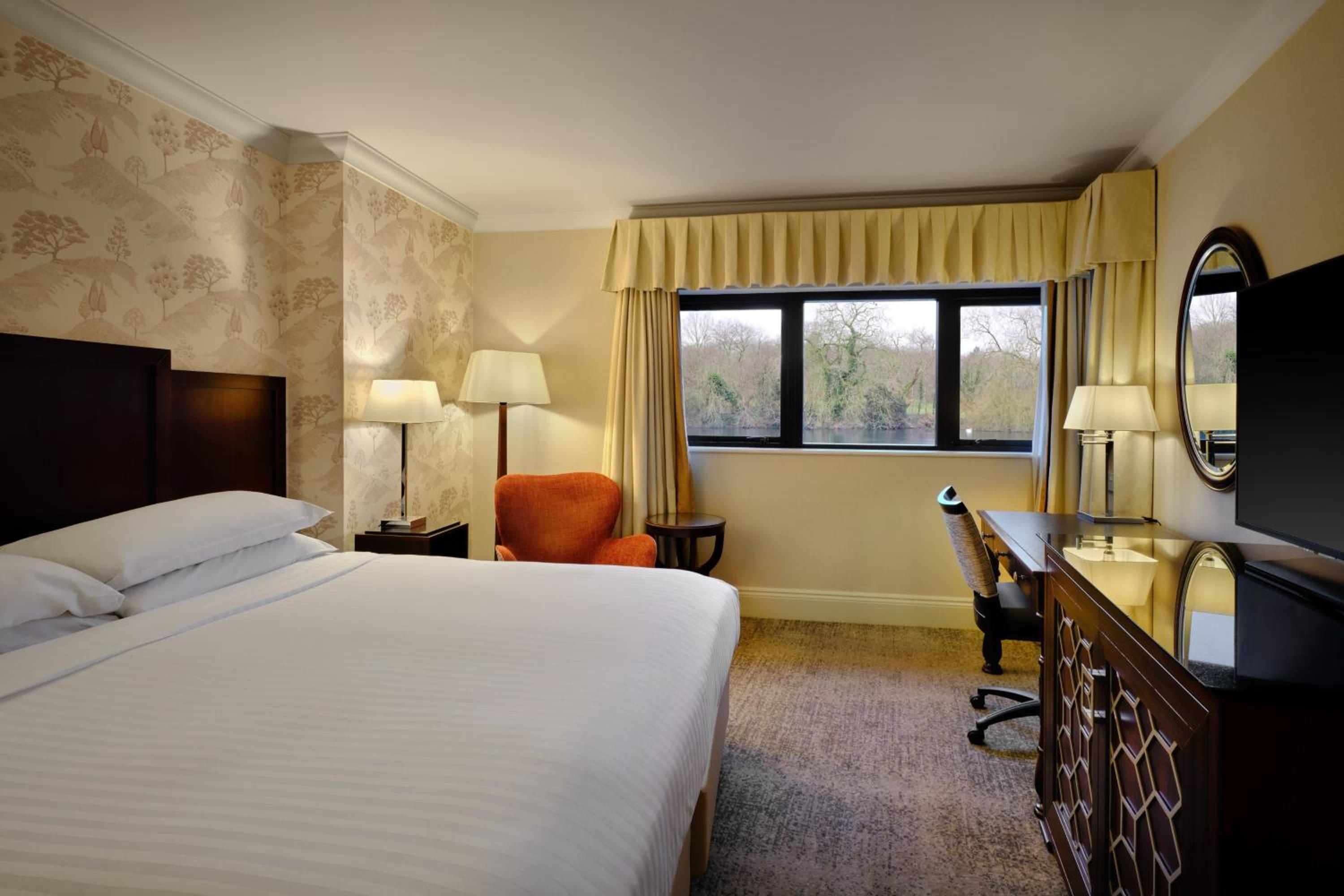 Superior King Room - Photo 7