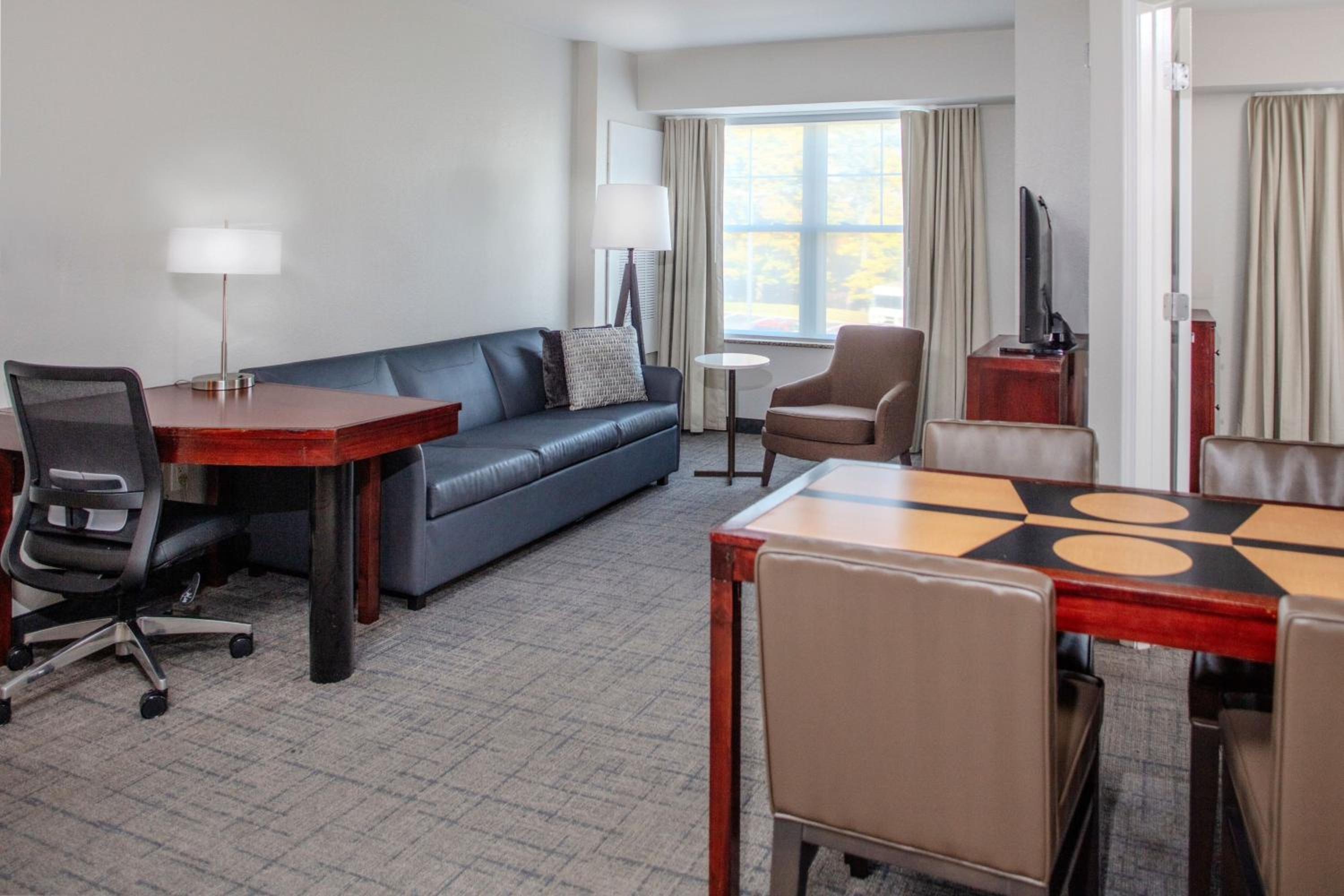 Two-Bedroom Suite with Sofa Bed - Photo 5
