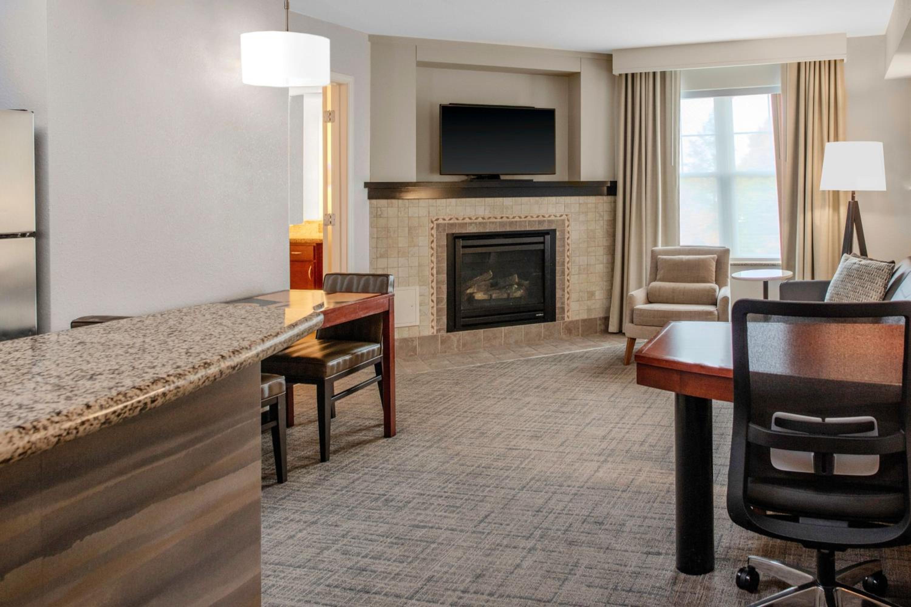 One-Bedroom King Suite with Sofa Bed - Photo 7