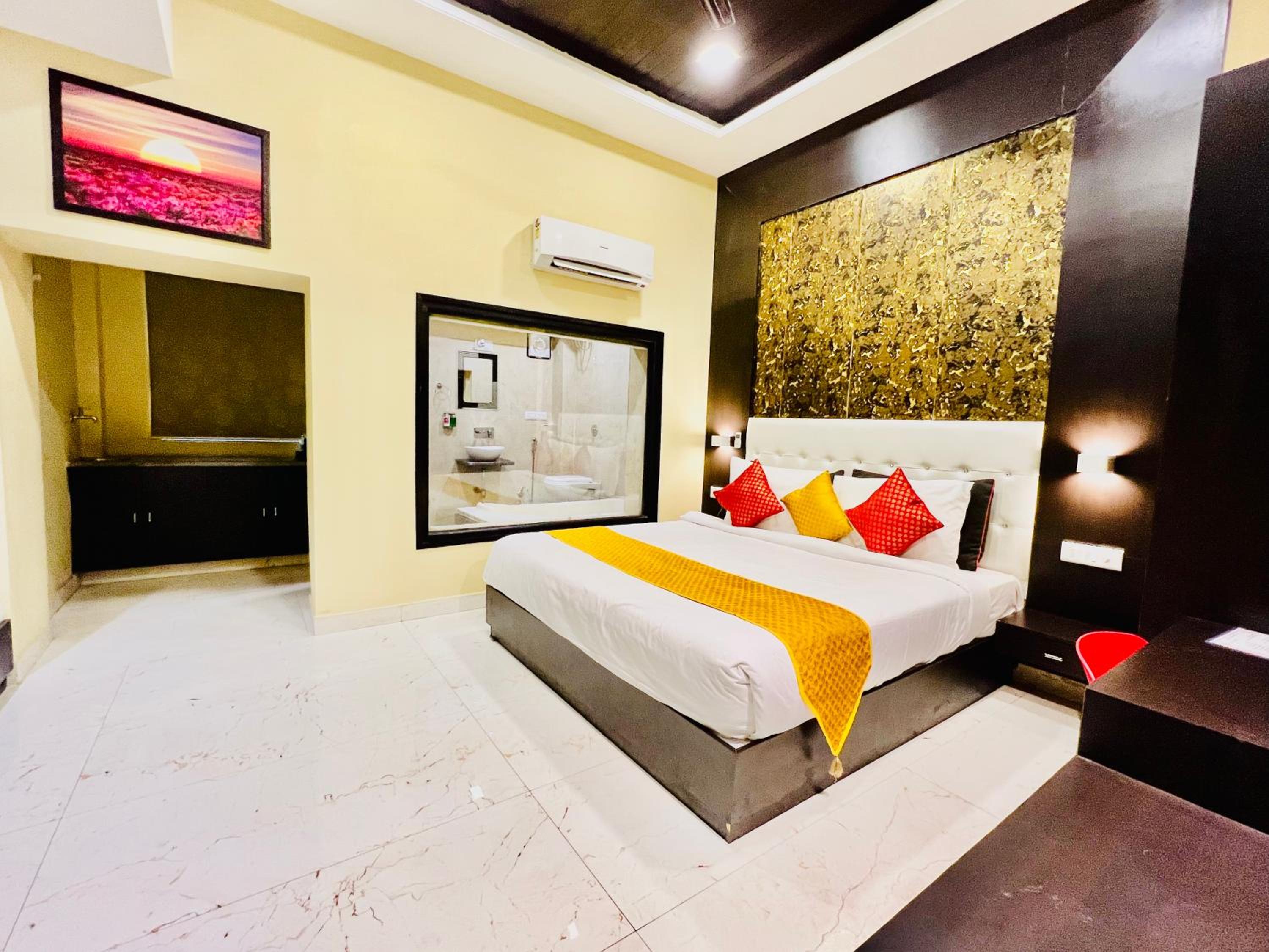 Standard King Room