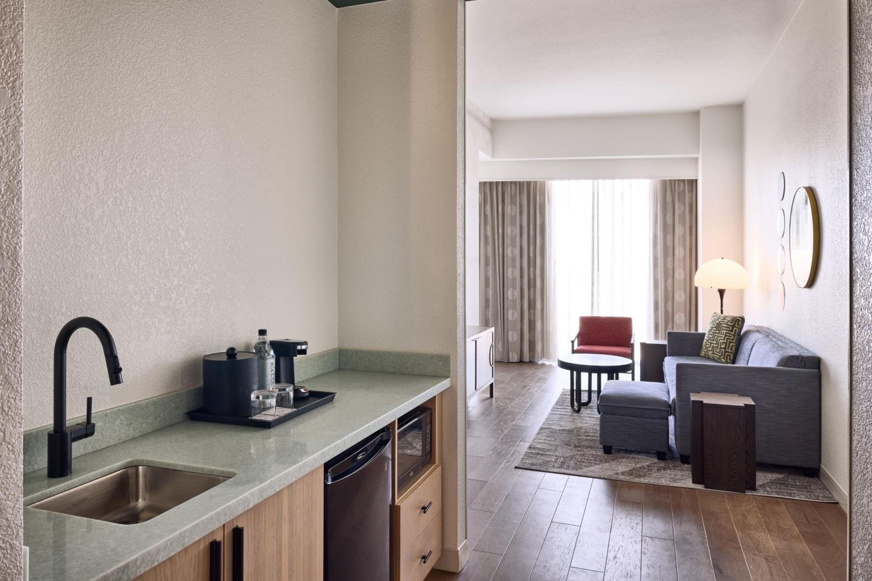 Club King Suite - Photo 13